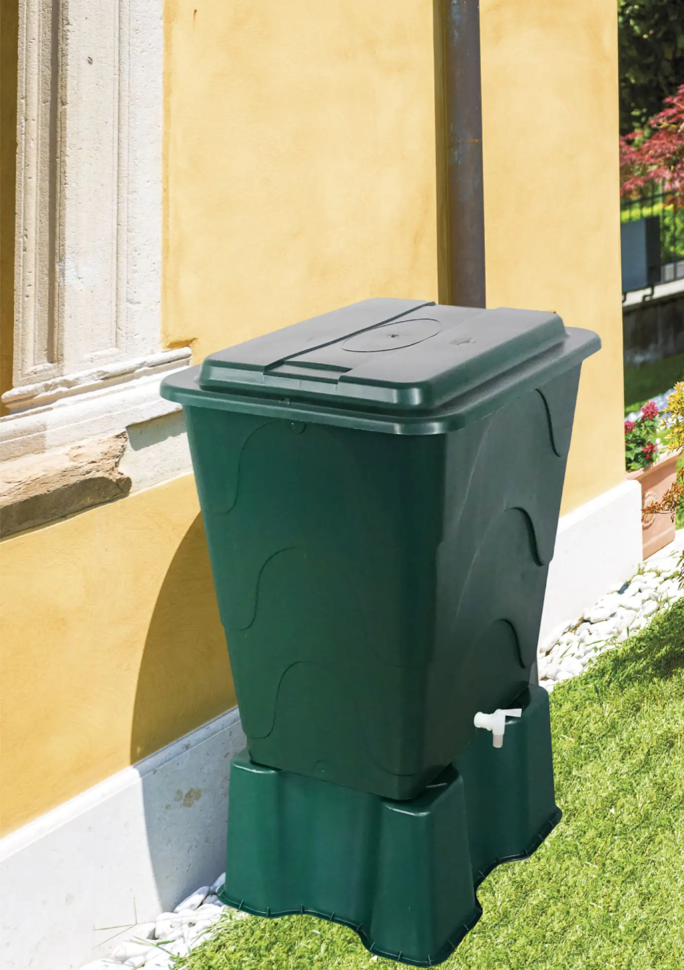 TrendLine Regentonne eckig mit Deckel und Hahn 240 L grün