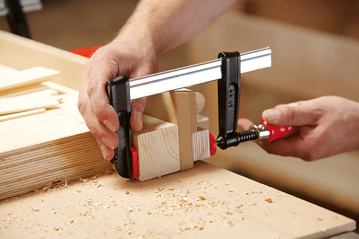 Bessey Tempergusszwinge 2-Komponentengriff mit Schutzkappen