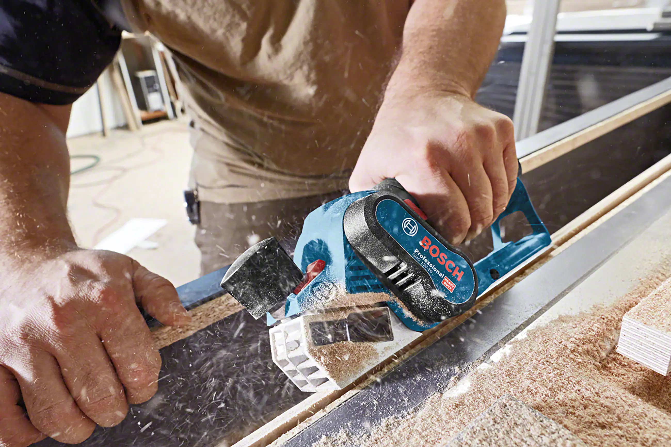 Bosch Professional Akku-Hobel GHO 12V-20 Solo