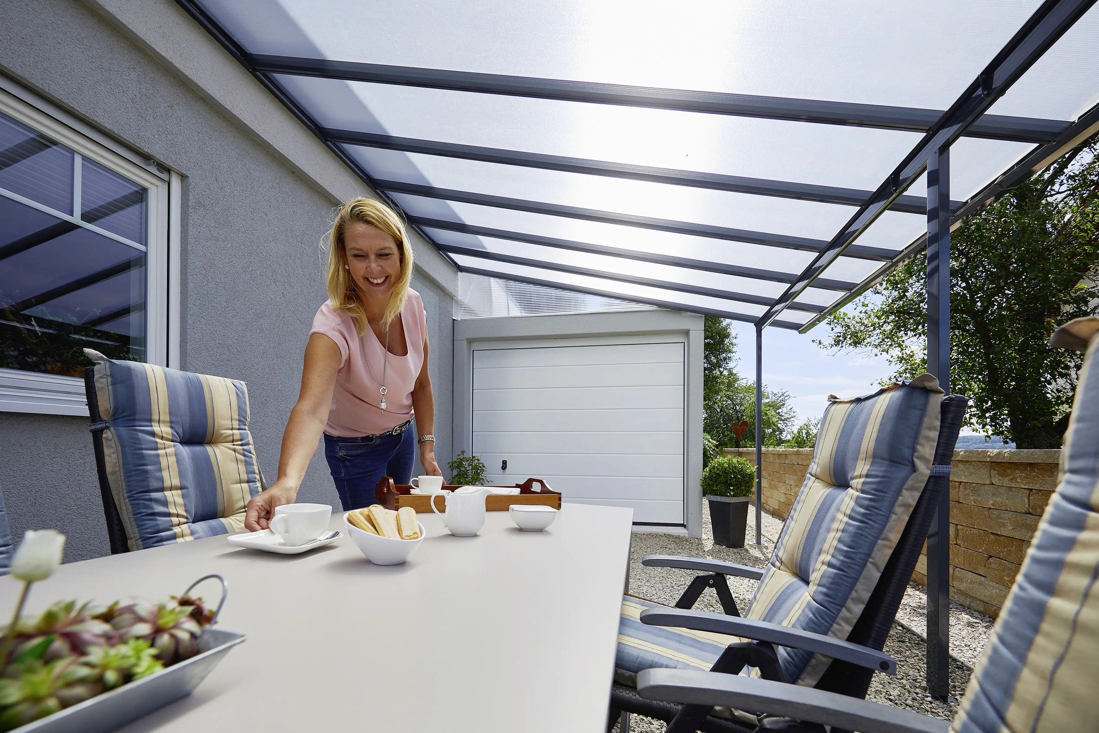 Gutta Terrassenüberdachung Basic 546x306cm anthrazit
