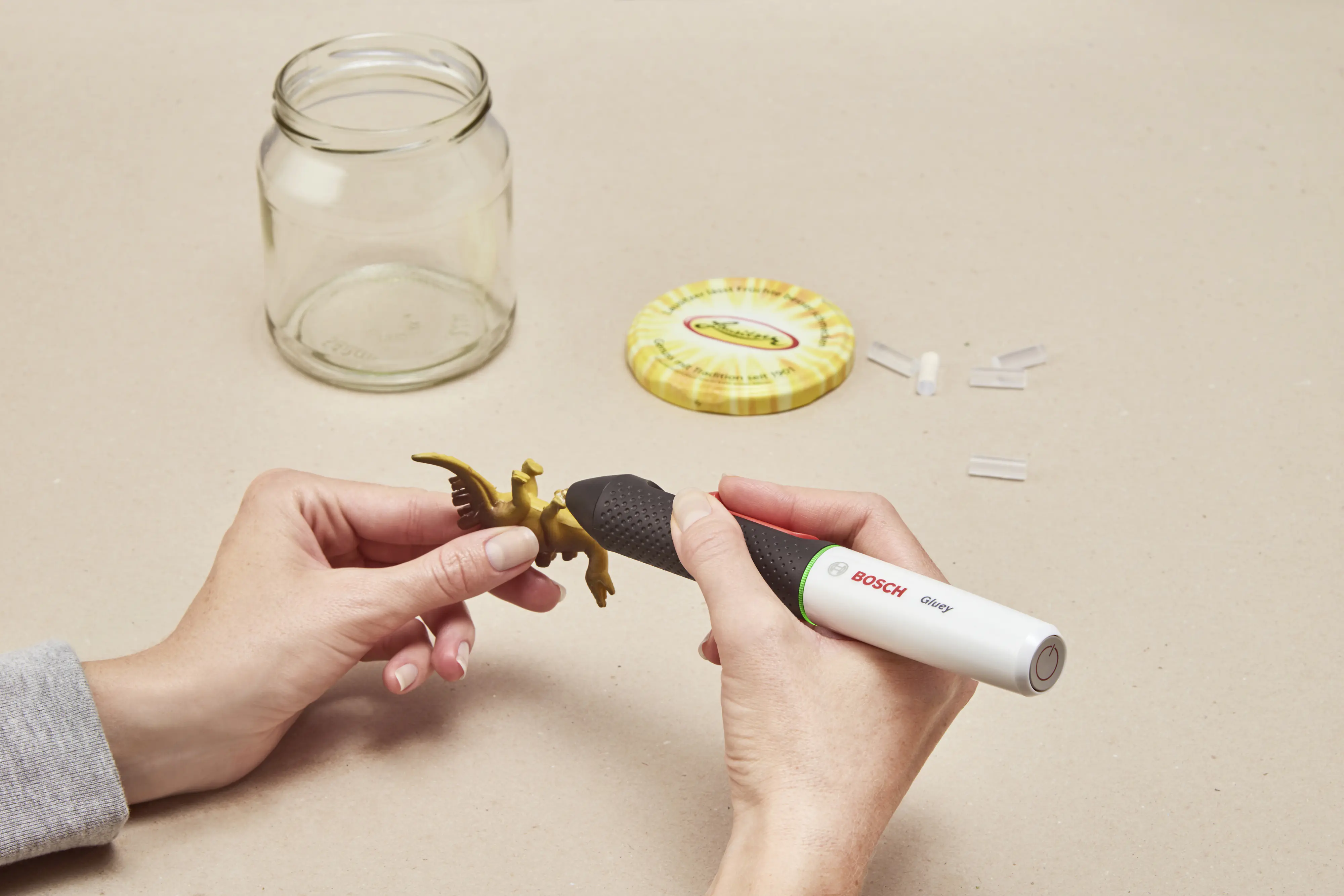 Bosch Akku-Heißklebestift Gluey Marshmallow