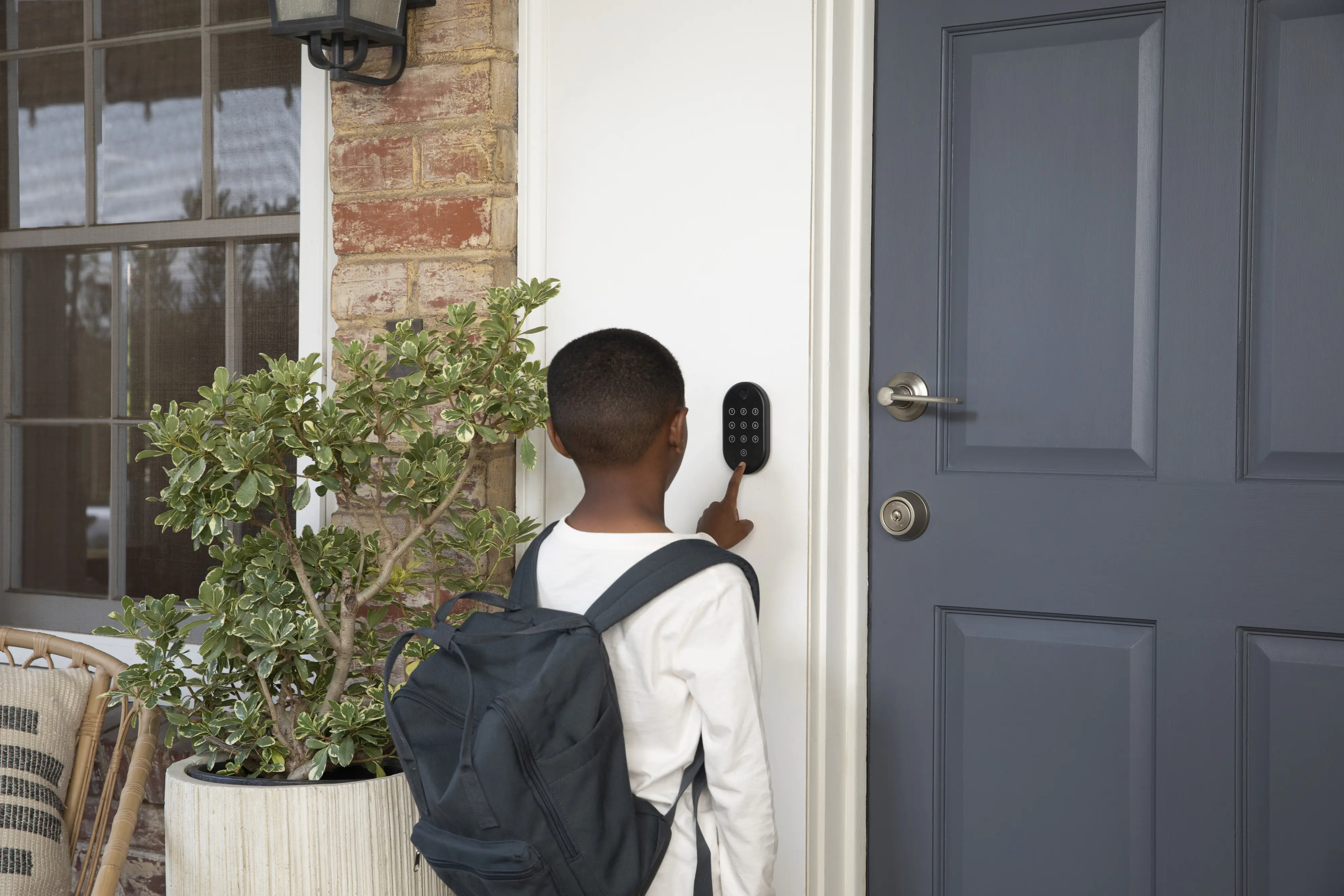 Yale Smart Türschloss Linus Smart Keypad 2 schwarz mit Fingerabdrucksensor