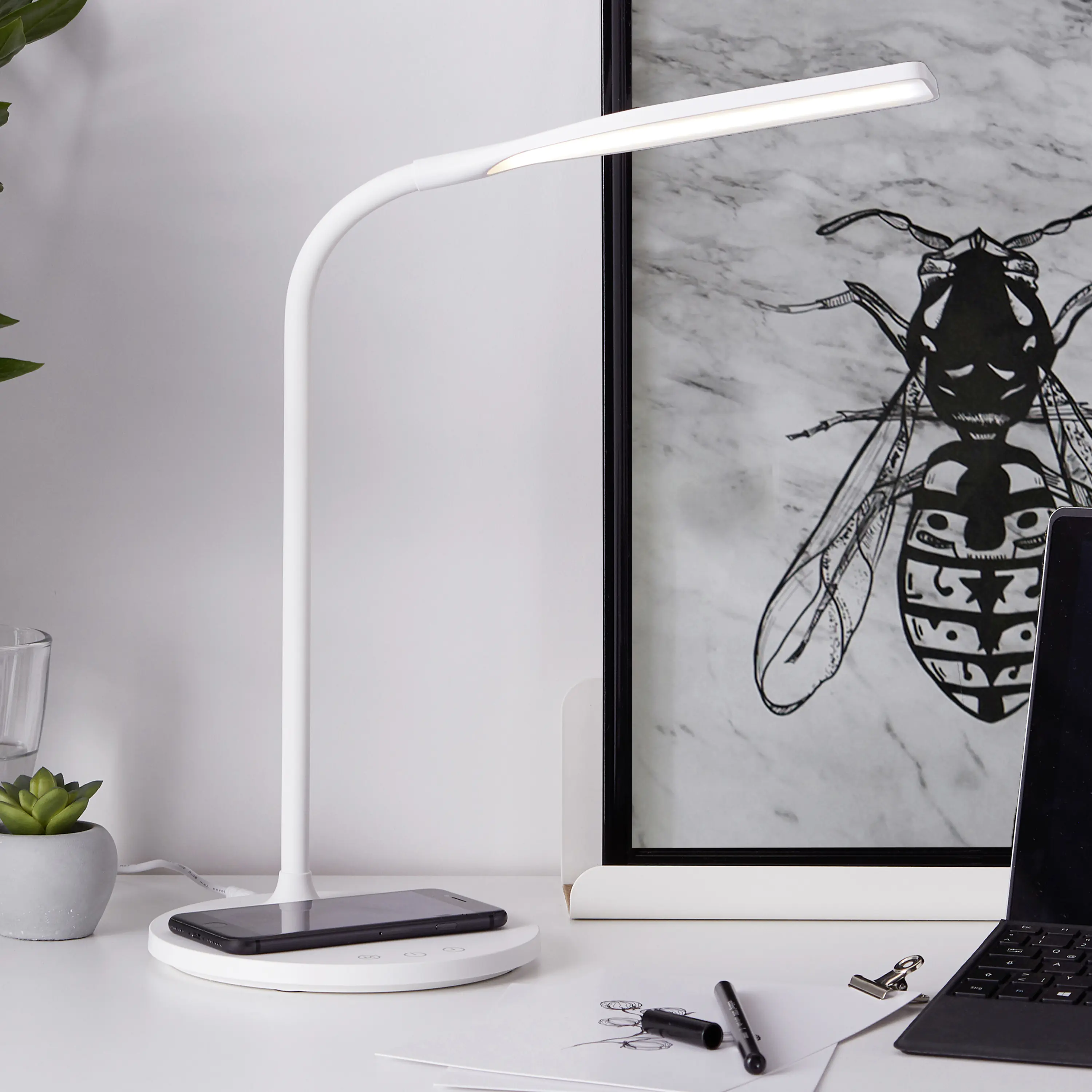 Brilliant LED Tischleuchte Joni weiß 4,5 W dimmbar warmweiß-kaltweiß