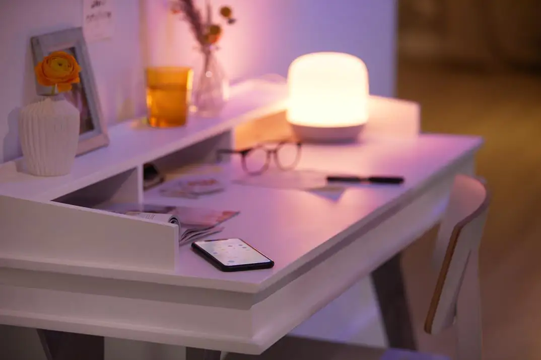 WiZ LED Tischleuchte Hero weiß dimmbar RGBW WiZ Connected