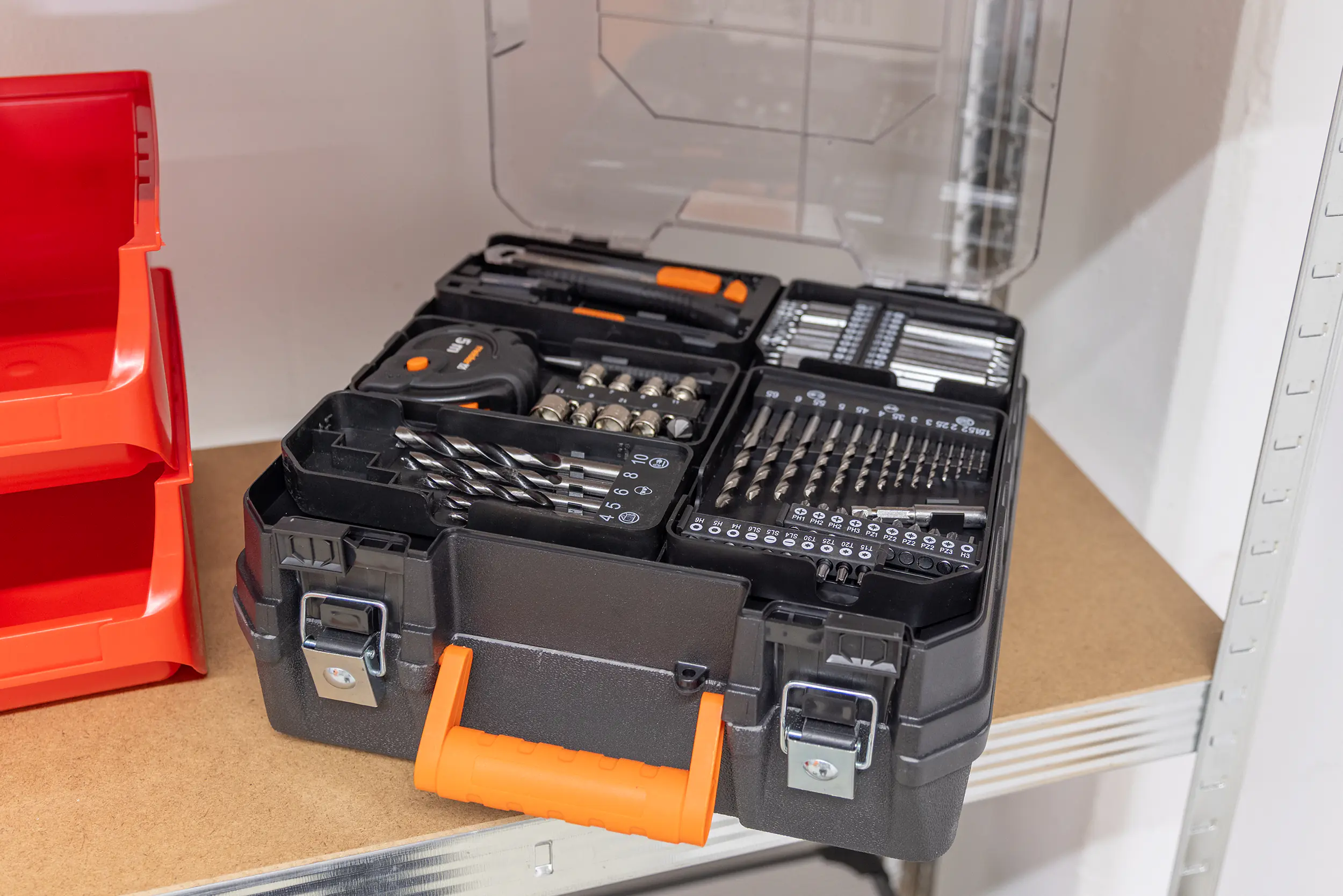 Meister Akku-Bohrschrauber-Set Mobile Werkstatt 20 V Akku, Ladegerät & Zubehör