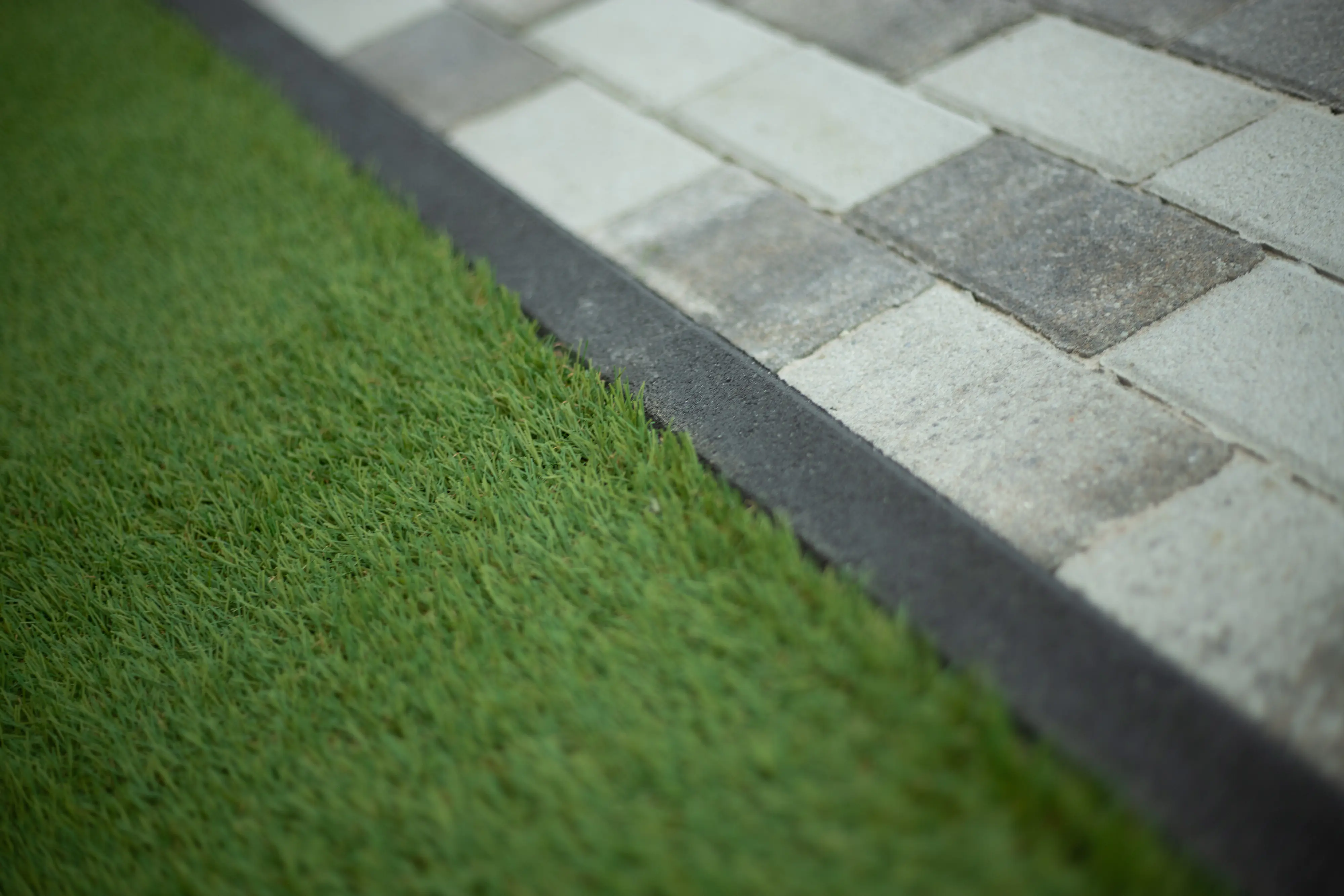 EHL Randstein Form C 100 x 25 x 6 cm anthrazit