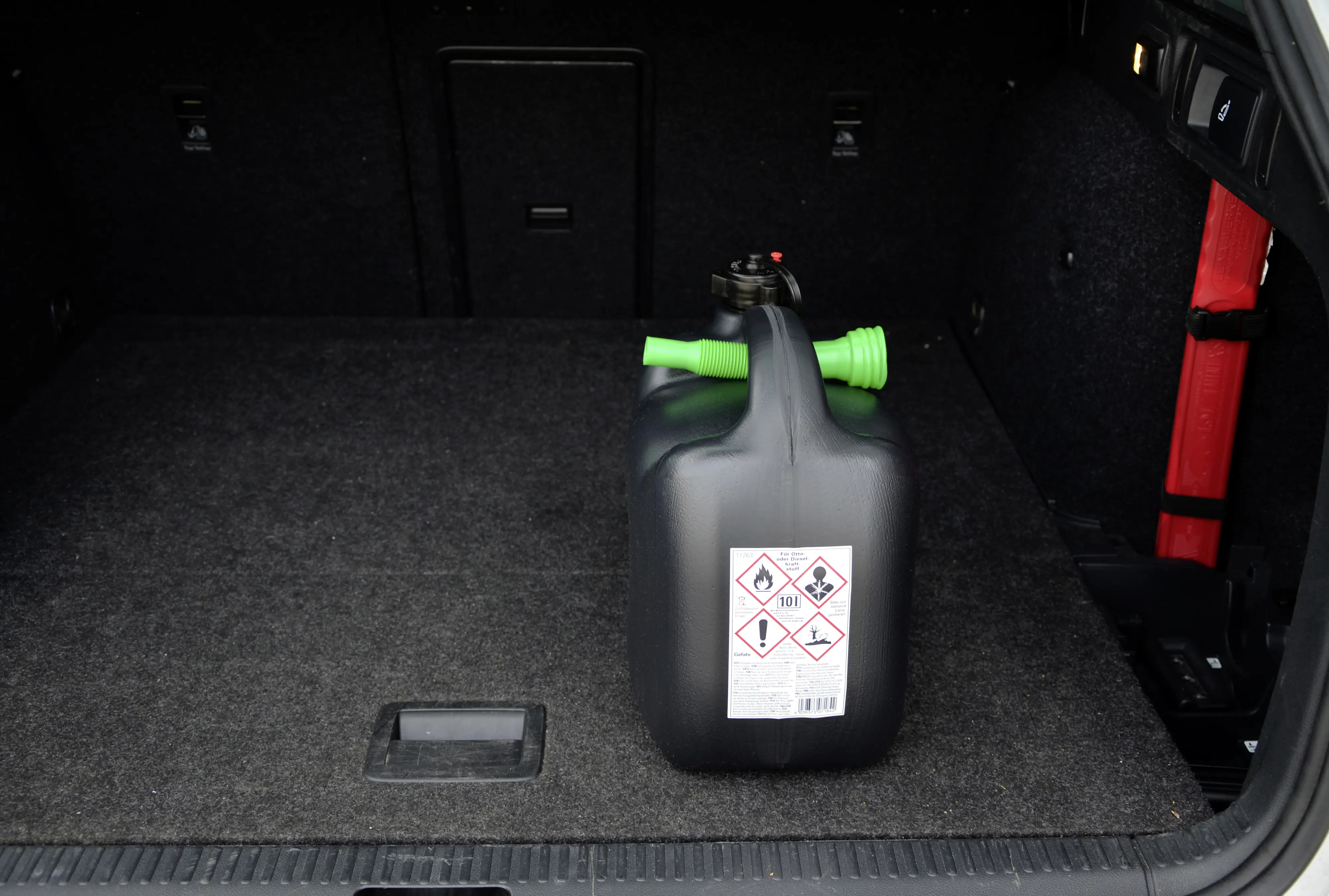 Cartrend Benzinkanister 20 Liter Kunststoff  mit Einfüllstutzen