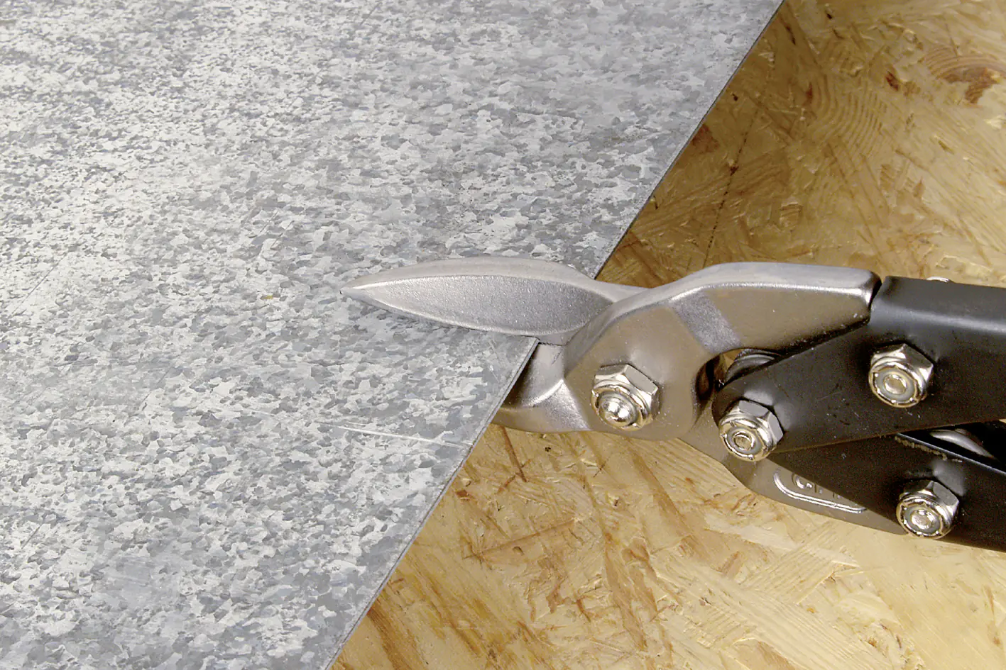 Wolfcraft Blechschere rechtsschneidend 255 mm für gerade- & Kurvenschnitte