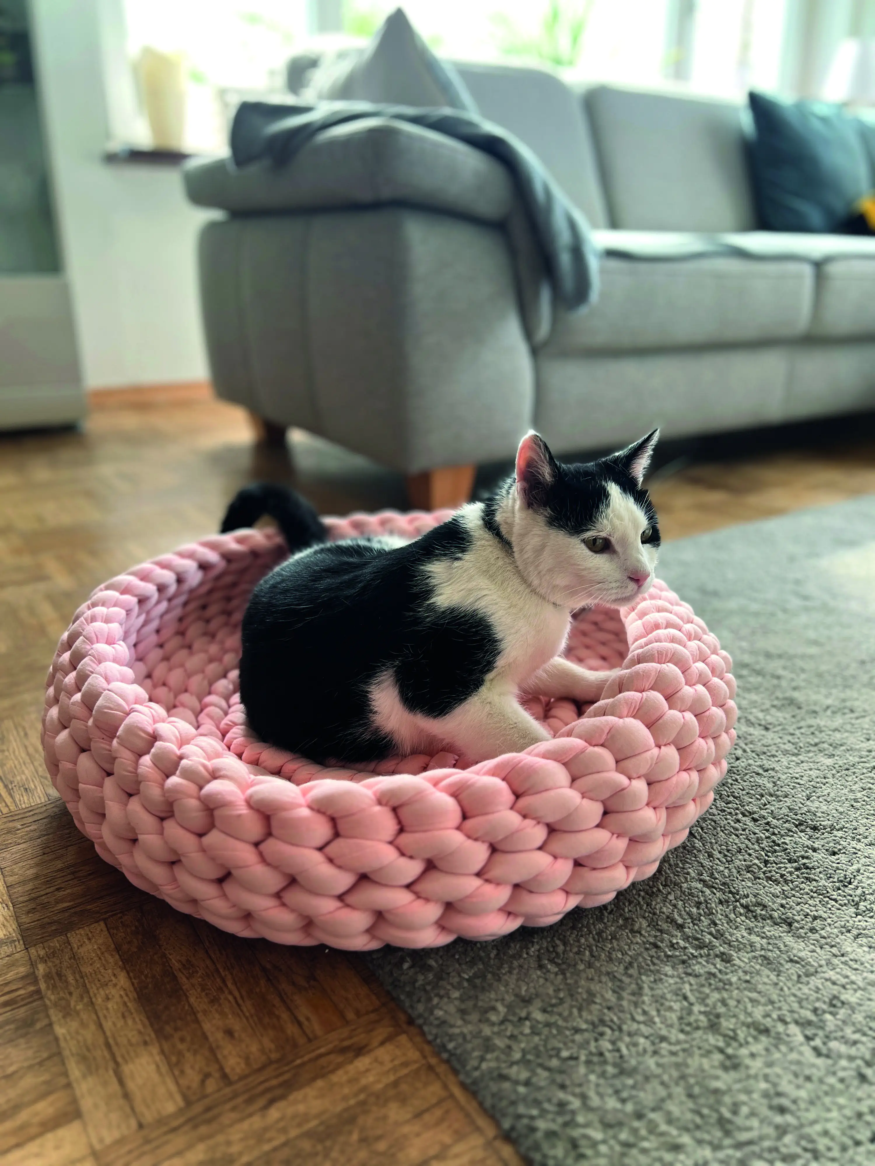 Katzenkorb Grobstrick geflochten 50 x 50 x 15 cm rosa