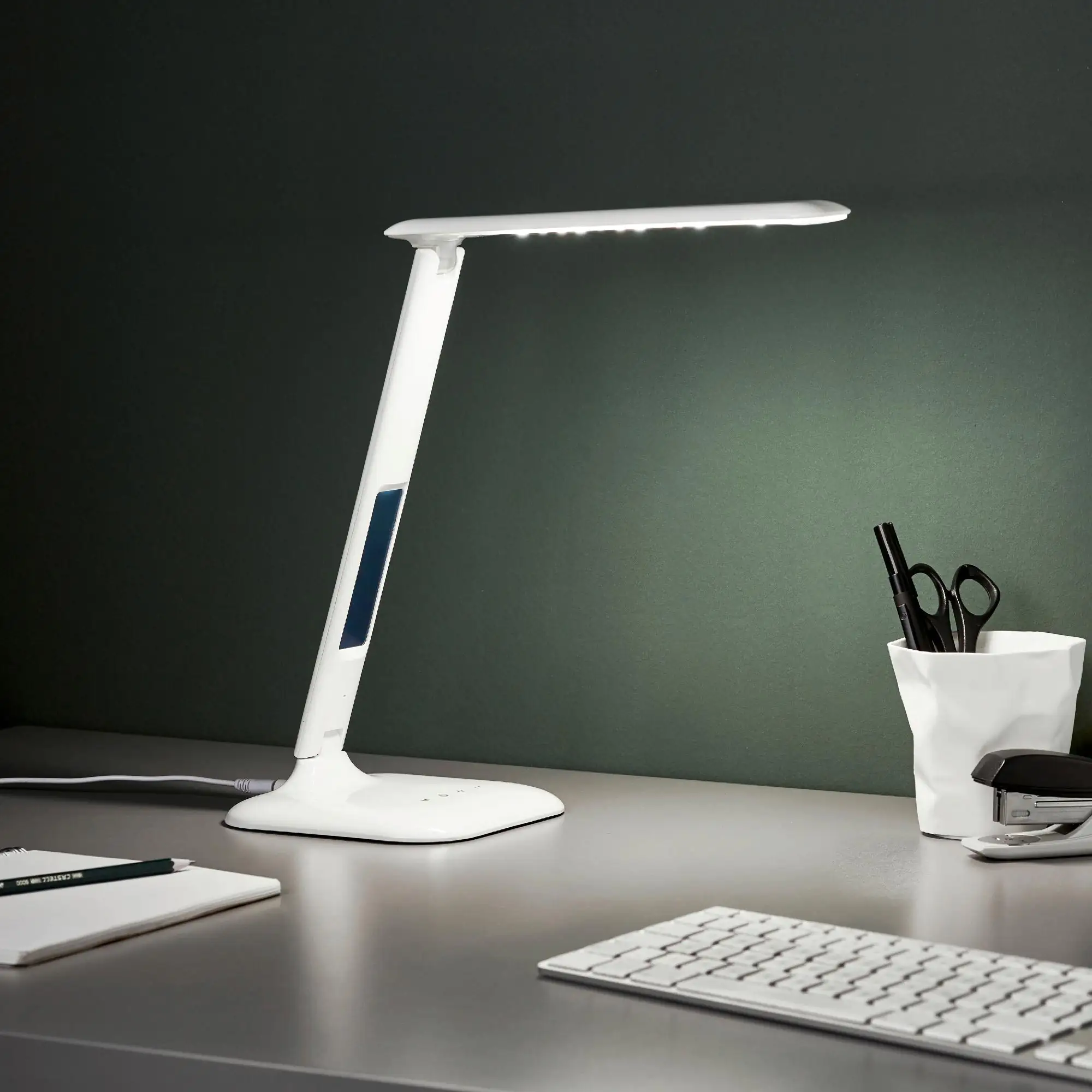 Brilliant LED Tischleuchte Glenn 55 x 15 cm 5 W dimmbar warmweiß-kaltweiß