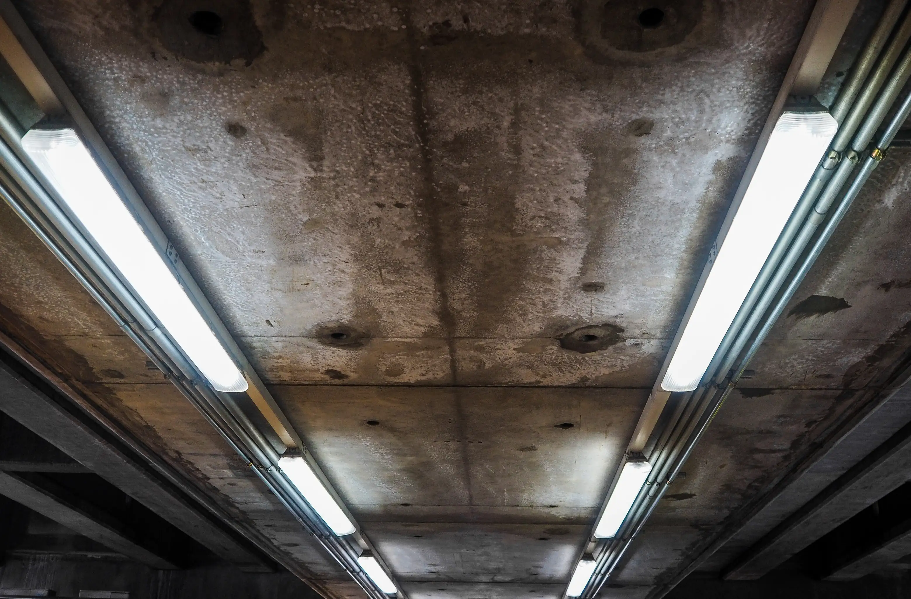 Light & More LED Feuchtraumleuchte 2-flammig 127 cm T8 18 W grau