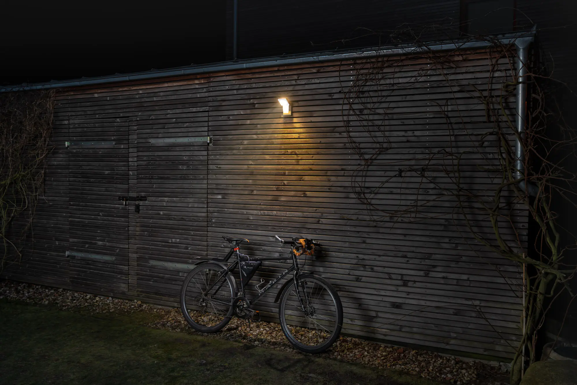 Ledvance LED Außenleuchte Endura Pro Spot Sensor weiß
