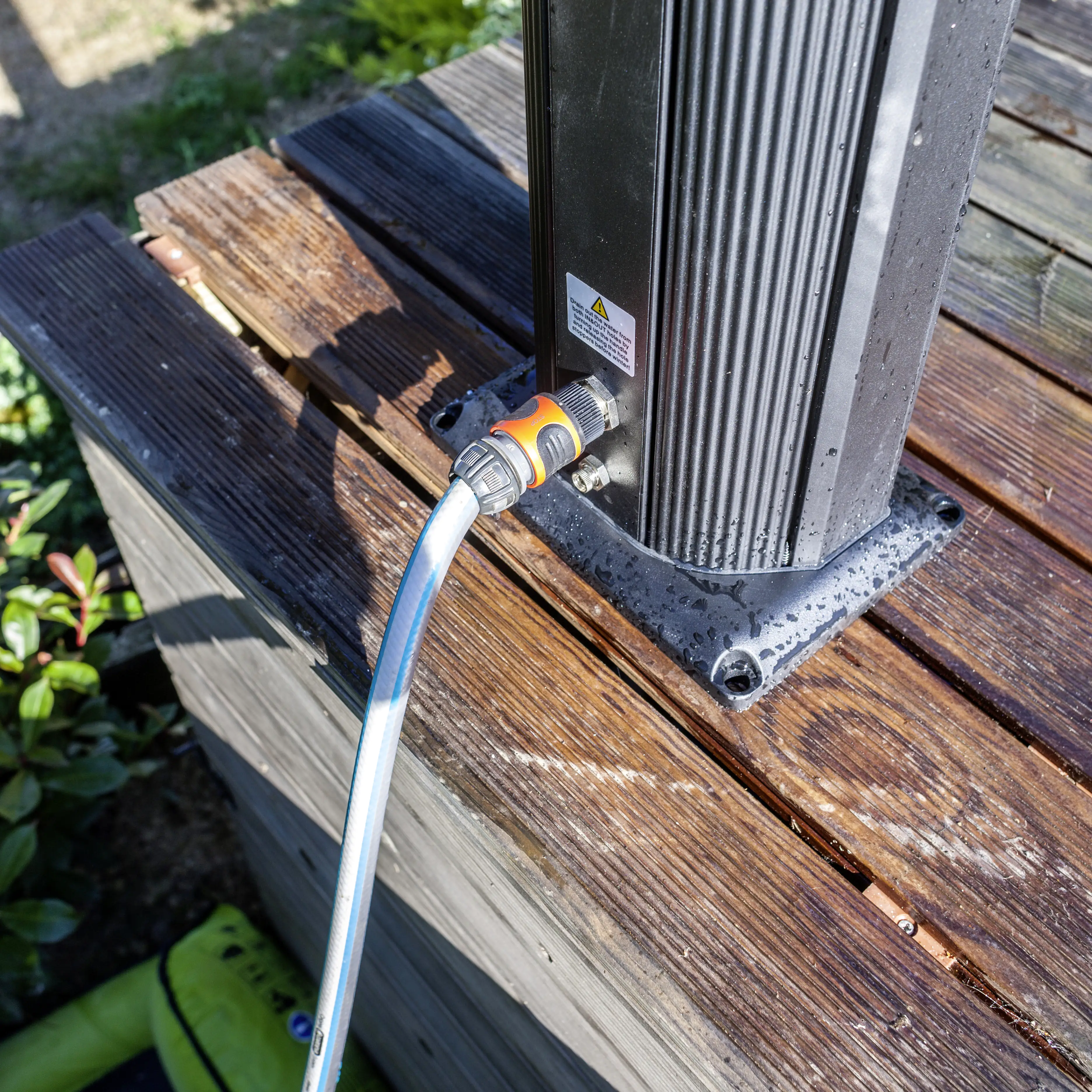 Gre Solardusche Premium 38 Liter Stahl mit Brause und Fuß-Wasserhahn