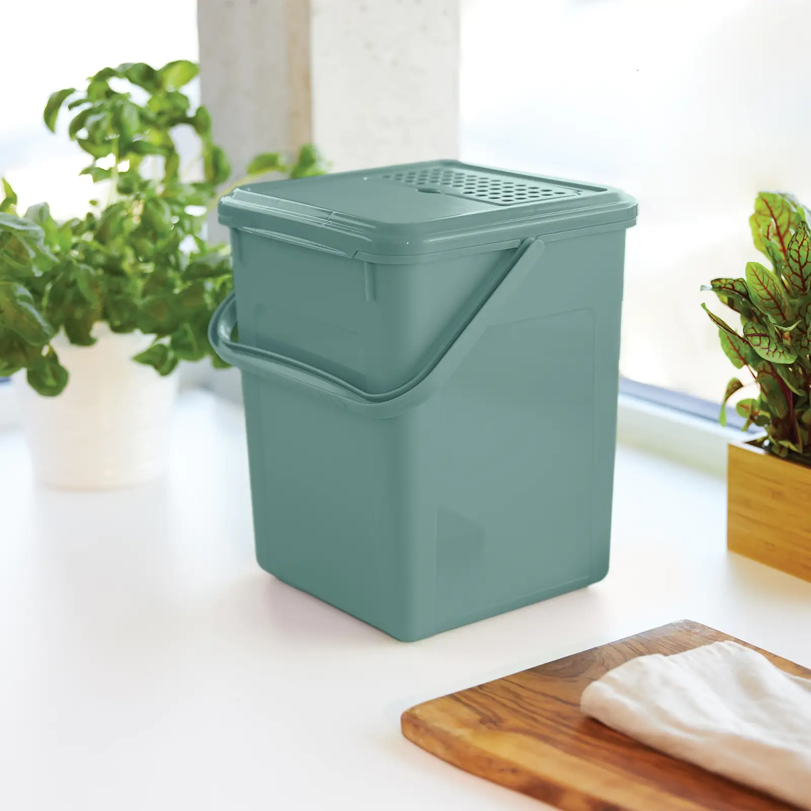Rotho Komposteimer Bio 9 L mit Aktivkohle