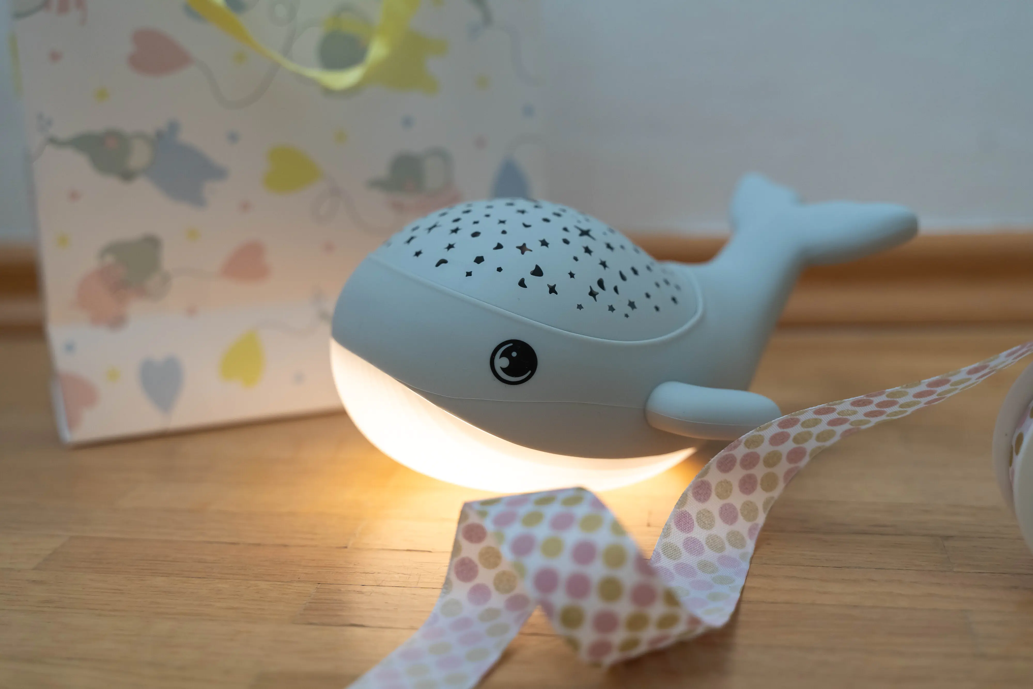 MegaLight LED Willy Whale Nachtlicht mit Sternprojektor und Akku