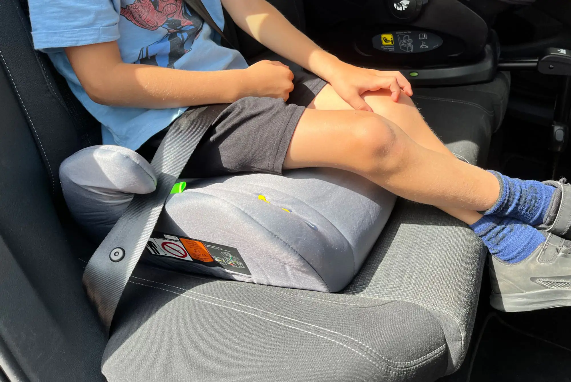 Cartrend Kindersitzerhöhung Kids grau 15-36 kg