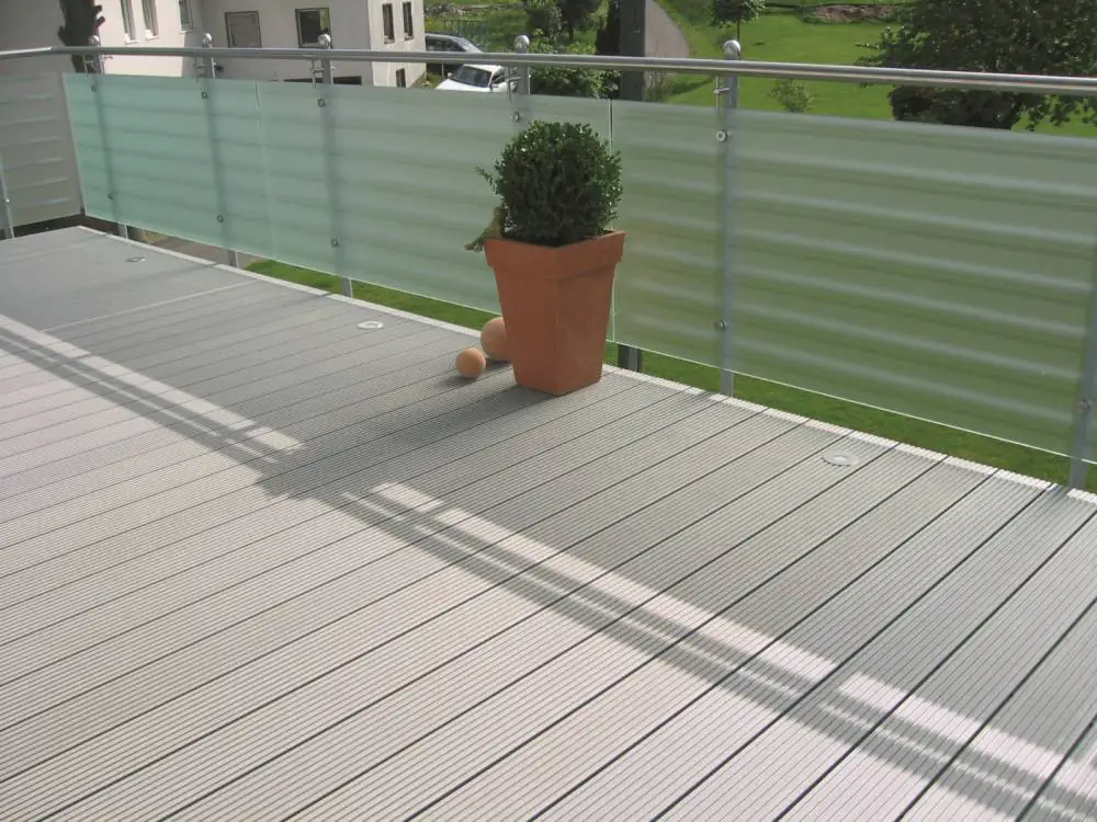 Kovalex Terrassendiele WPC 14,5 x 2,6 cm grau mattiert Meterware