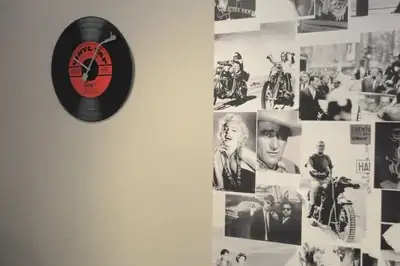 Nextime Wanduhr Vinyl Tab Ø 43 cm