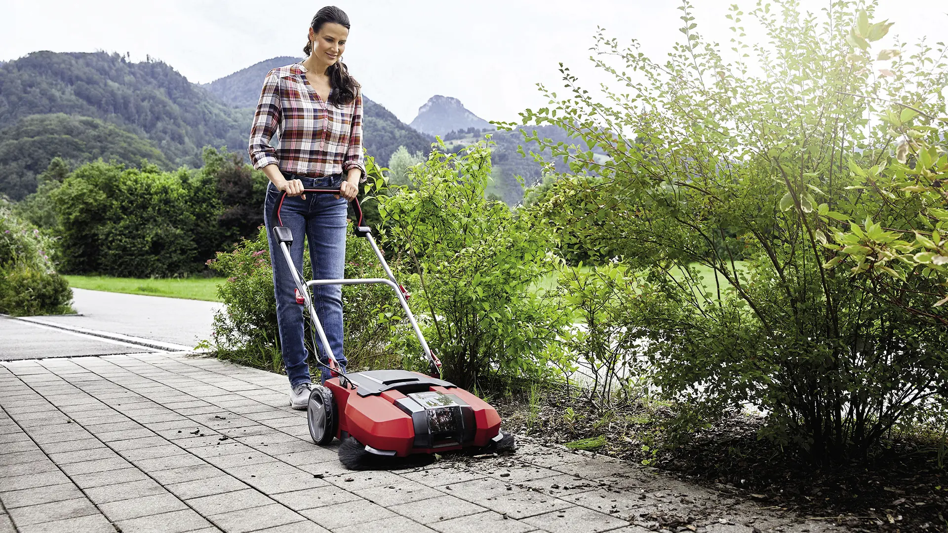 Einhell Expert Akku Kehrmaschine TE-SW 18/610 Li Solo 18 V