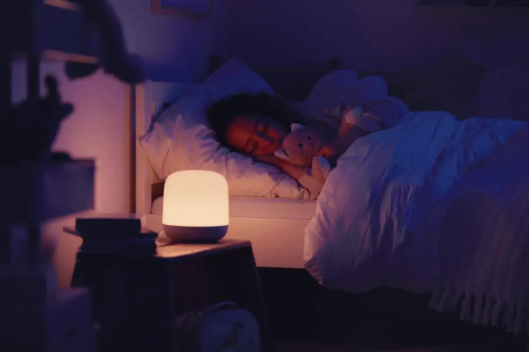 WiZ LED Tischleuchte Hero weiß dimmbar RGBW WiZ Connected