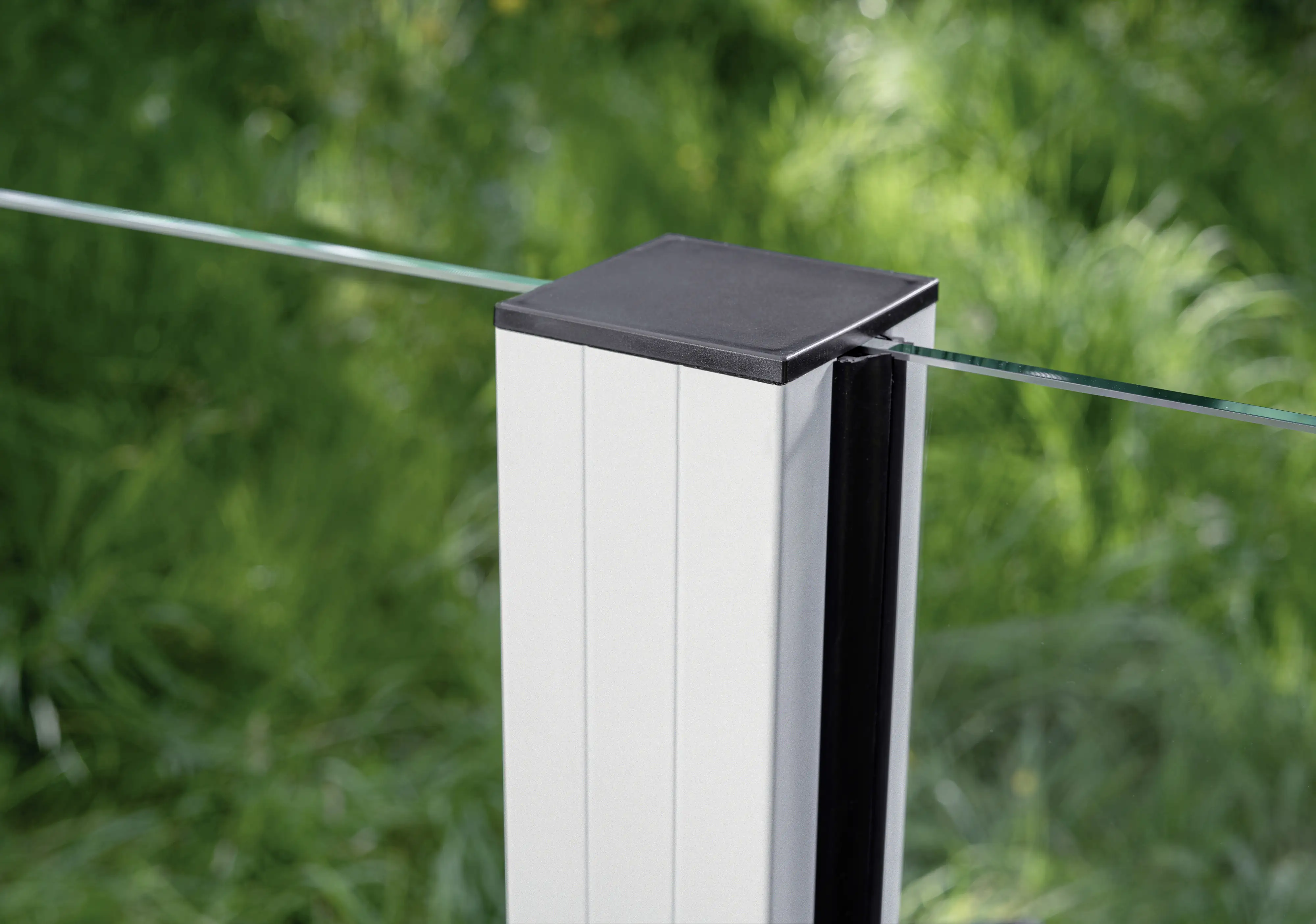 Ambiente Aluminium-Pfosten 240 cm, 68 x 68 mm, Verkehrsweiß Struktur 9016