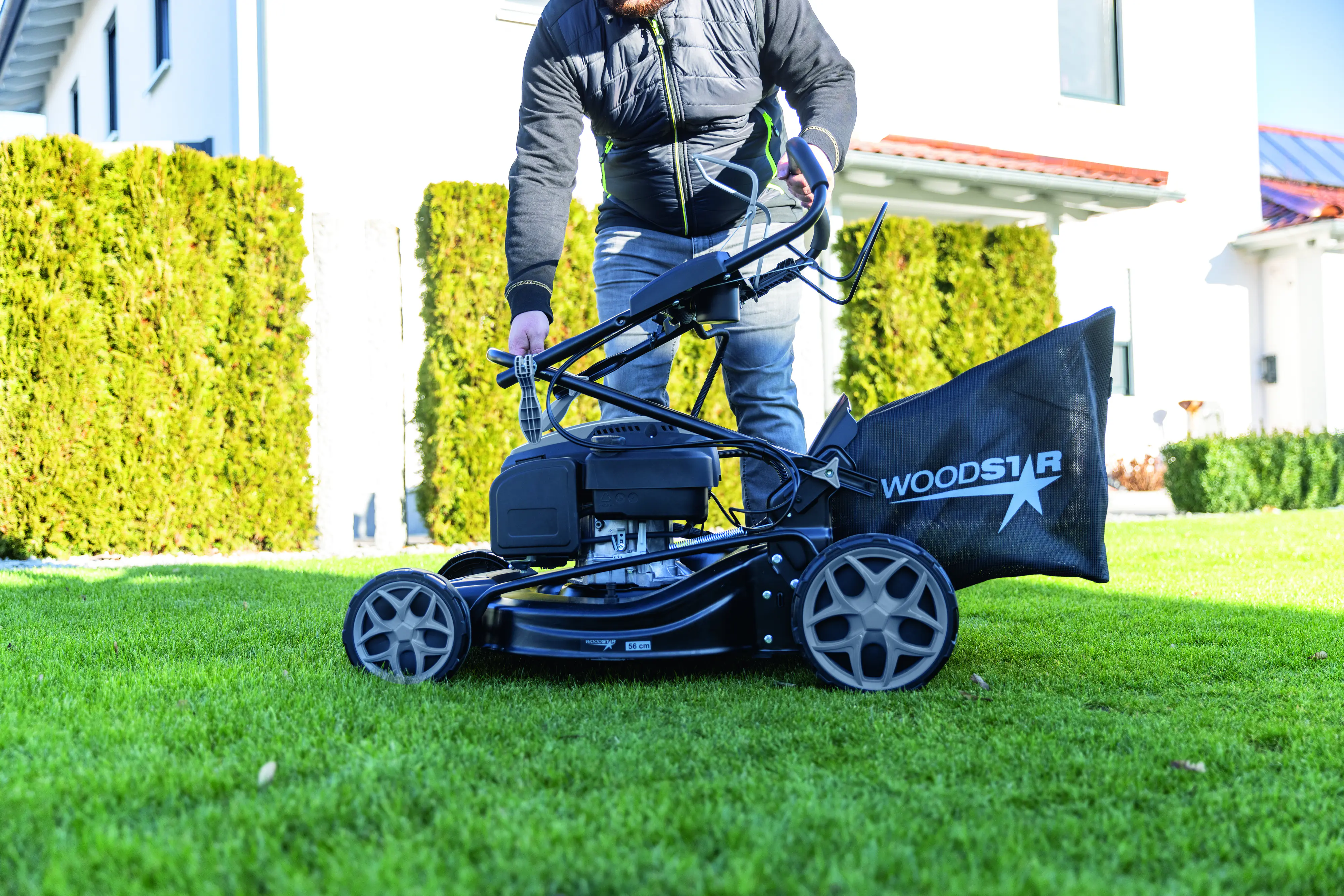 Woodster Benzin-Rasenmäher BLM560-225ES inkl. 2Ah Akku + 2,4A Ladegerät