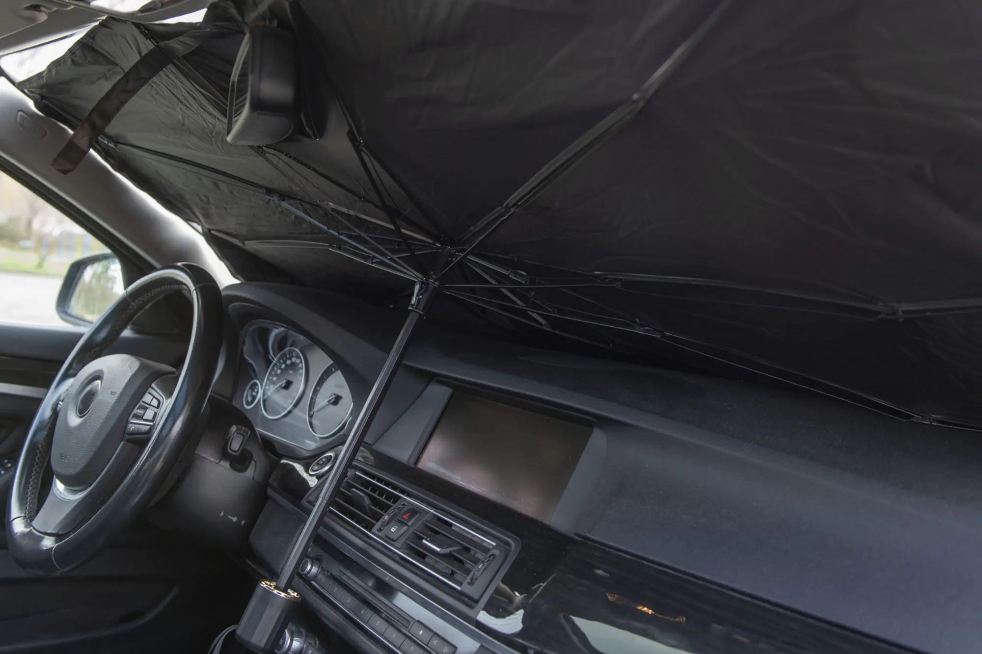 Cartrend Sonnenschirm für Frontscheibe 135 x 71 cm 