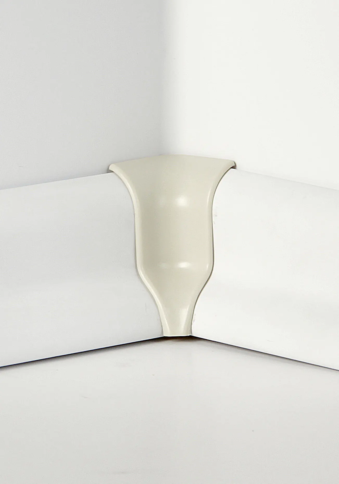 Classen Innenecke für FUXX-Laminatleiste foliert 20 x 40 mm buche weiß