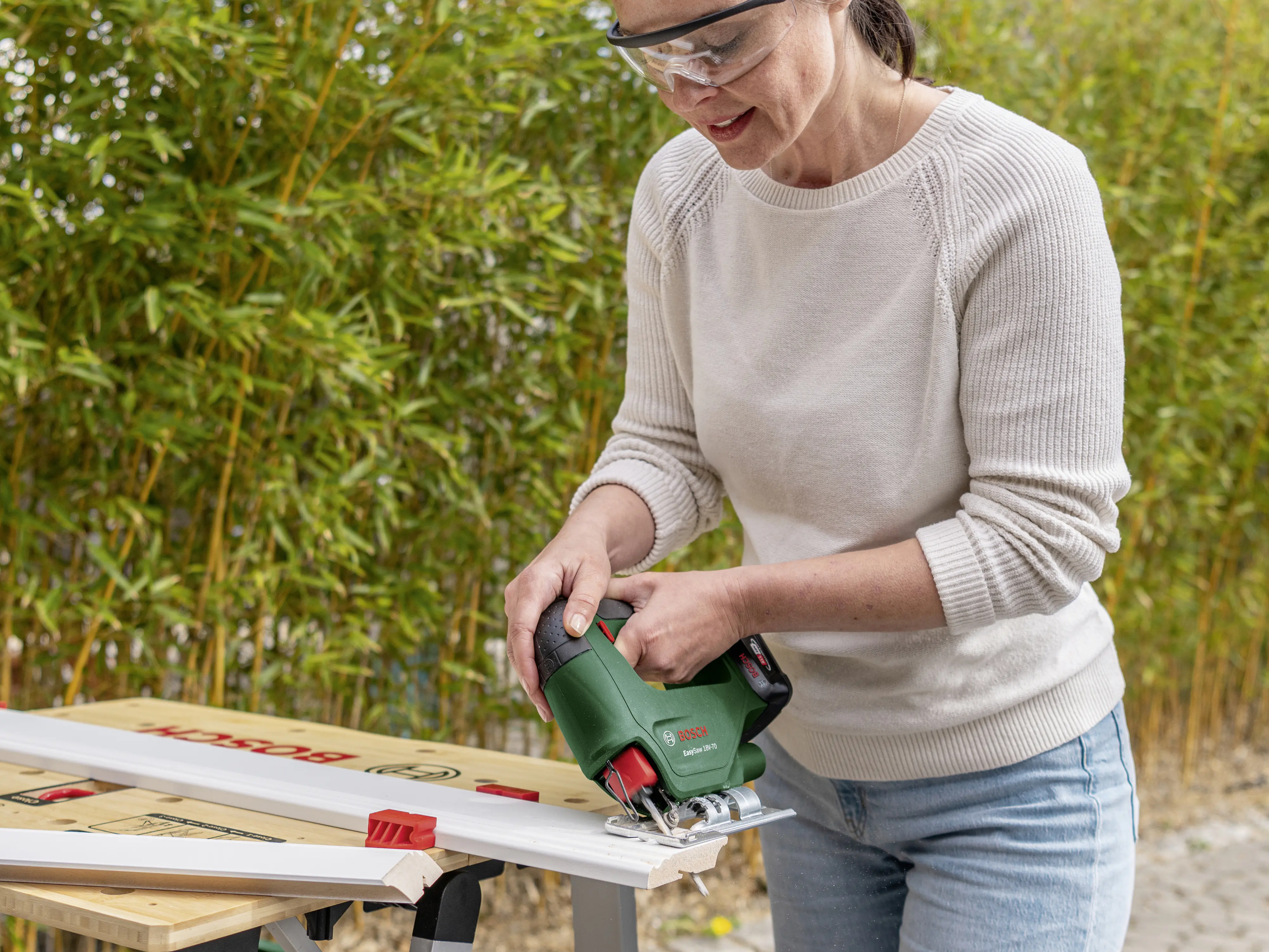 Bosch Akku-Stichsäge EasySaw 18V-70 2-Ah-Akku & Ladegerät
