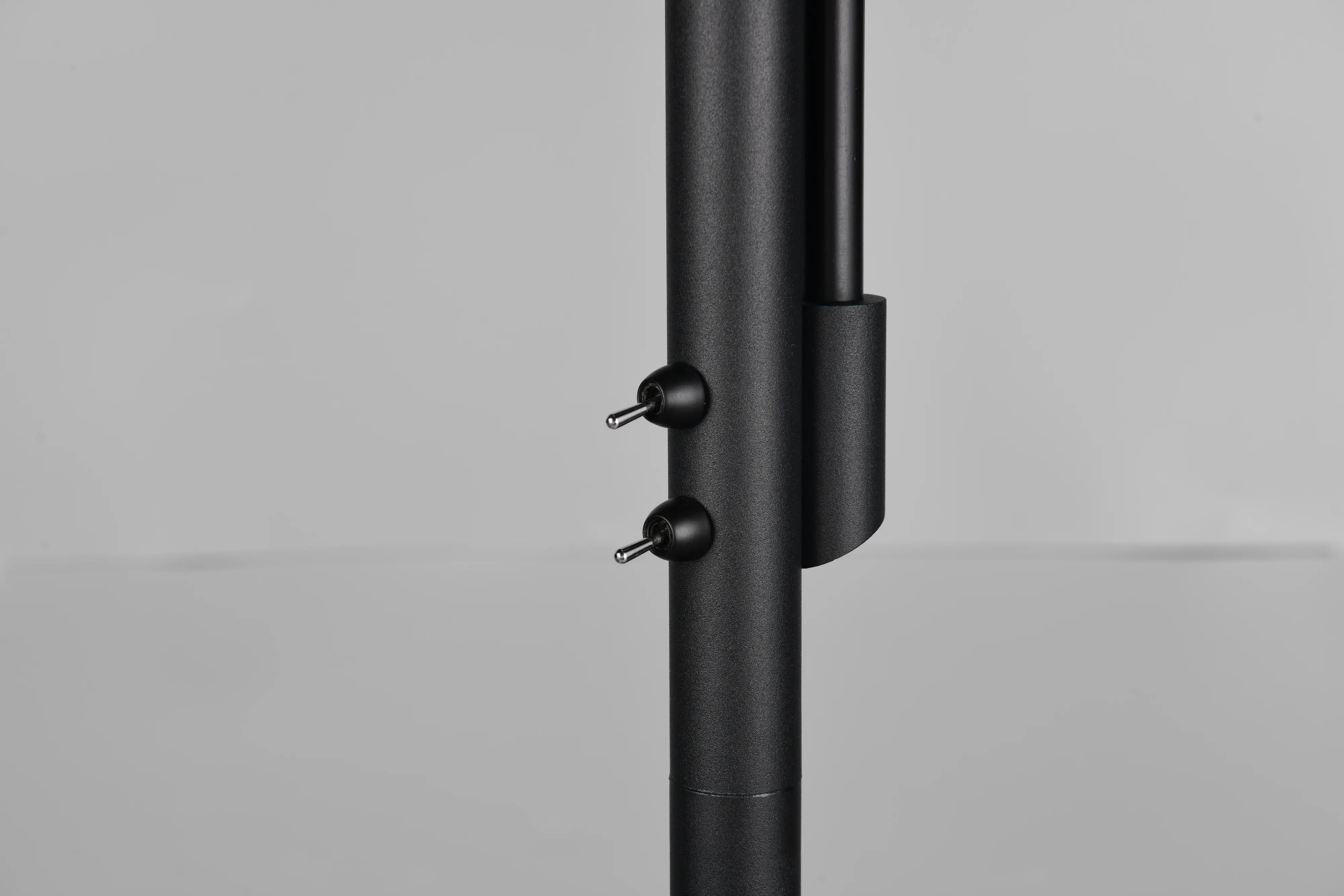Trio Deckenfluter Erzwo Ø 28 x 180 cm warmweiß schwarz matt