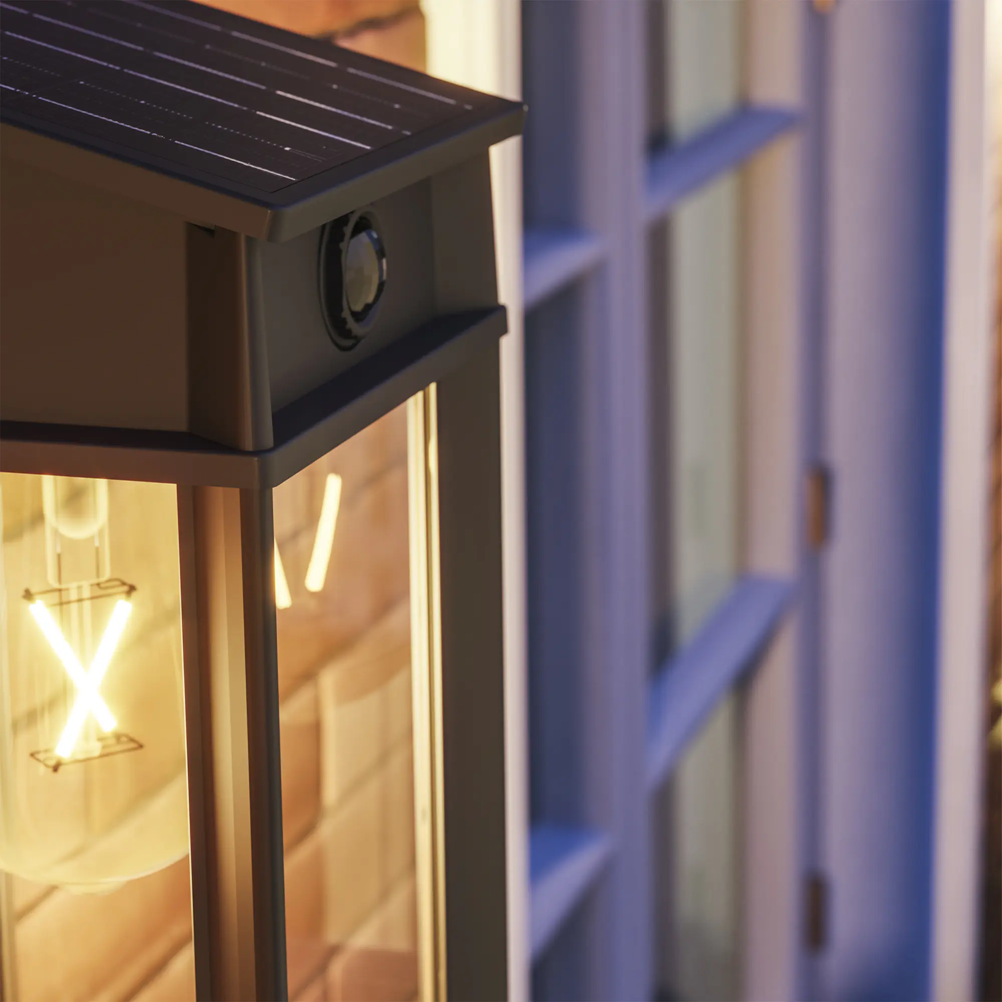 Philips Solar Wandleuchte Geri 33,5 x 18 x 18 cm warmweiß