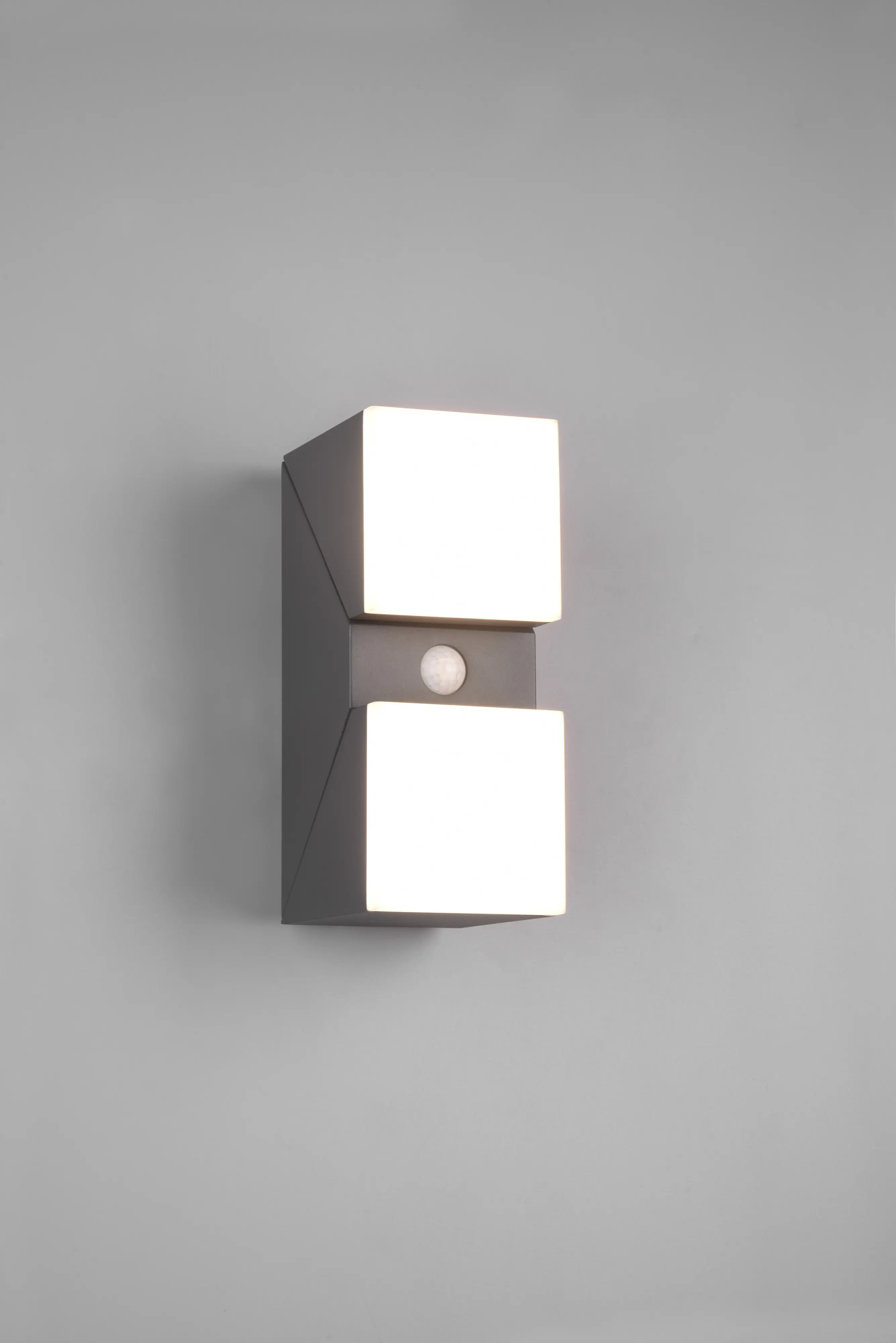 Trio LED Wandleuchte Avon innen/außen anthrazit standby 14W warmweiß