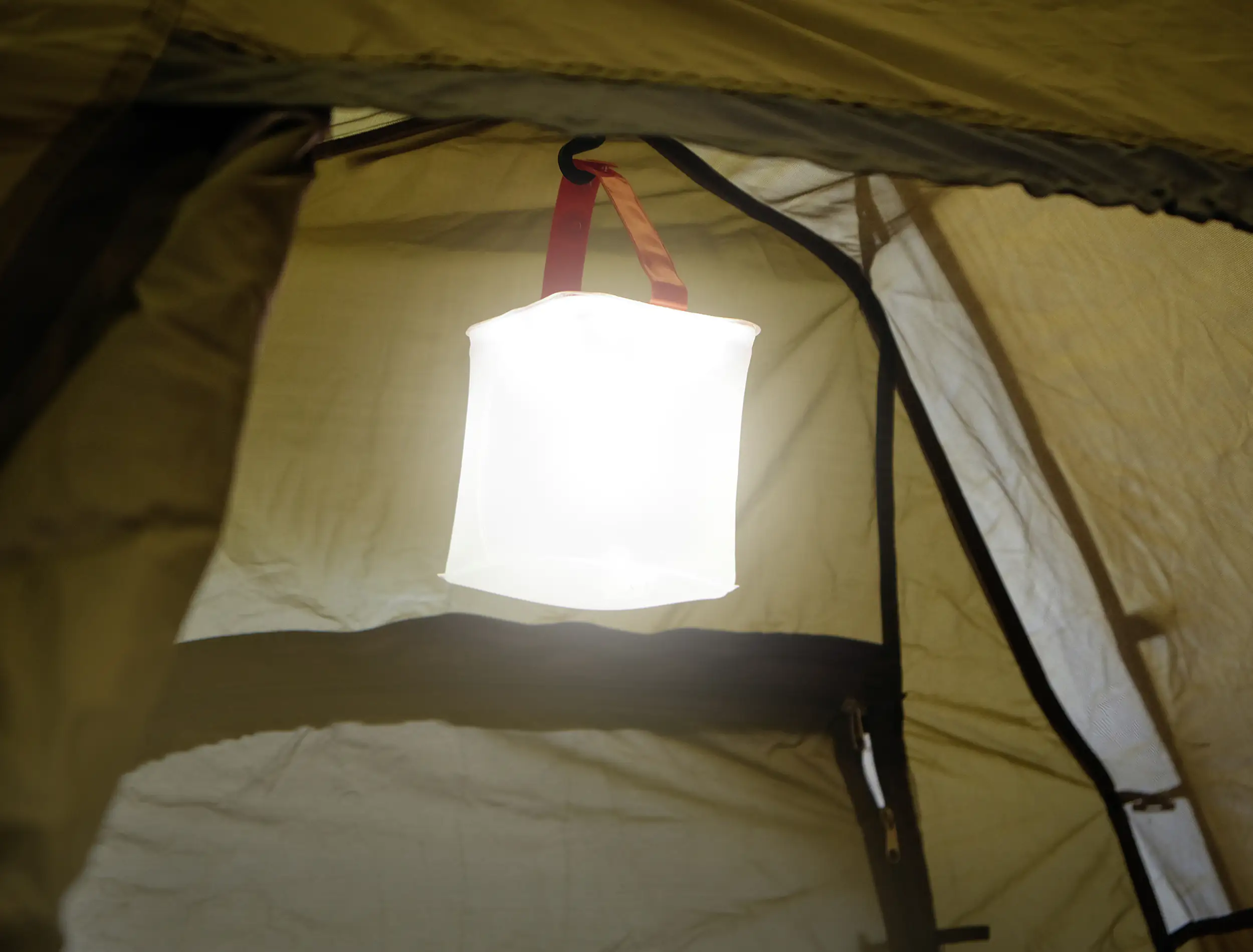 Calima Solar Campinglaterne 10x10x10cm, gefaltet 10x10x1,2cm