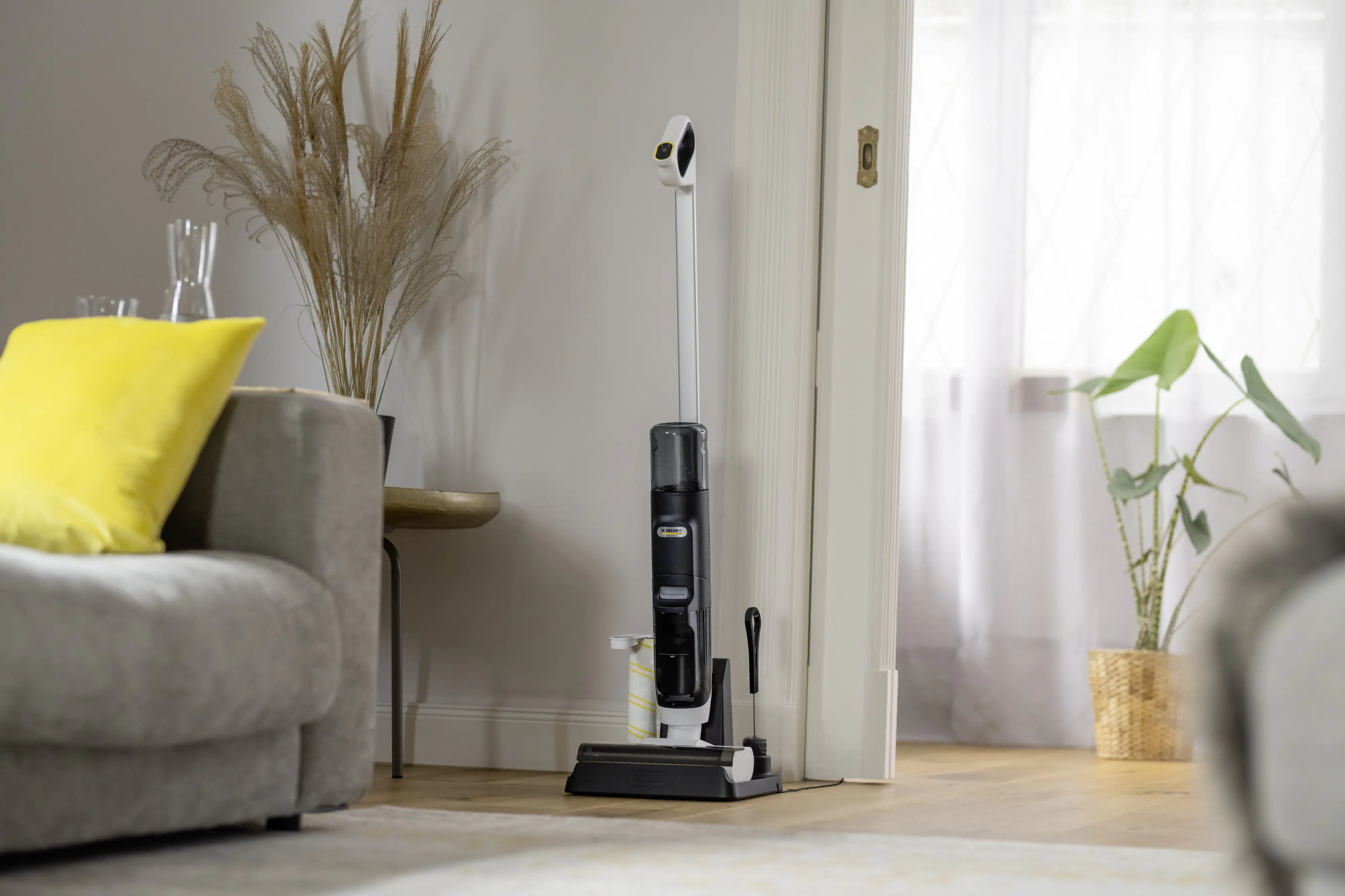 Kärcher Saugwischer FCV 3 mit Xtra!Clean 3in1 Saugen, Wischen, Trocknen