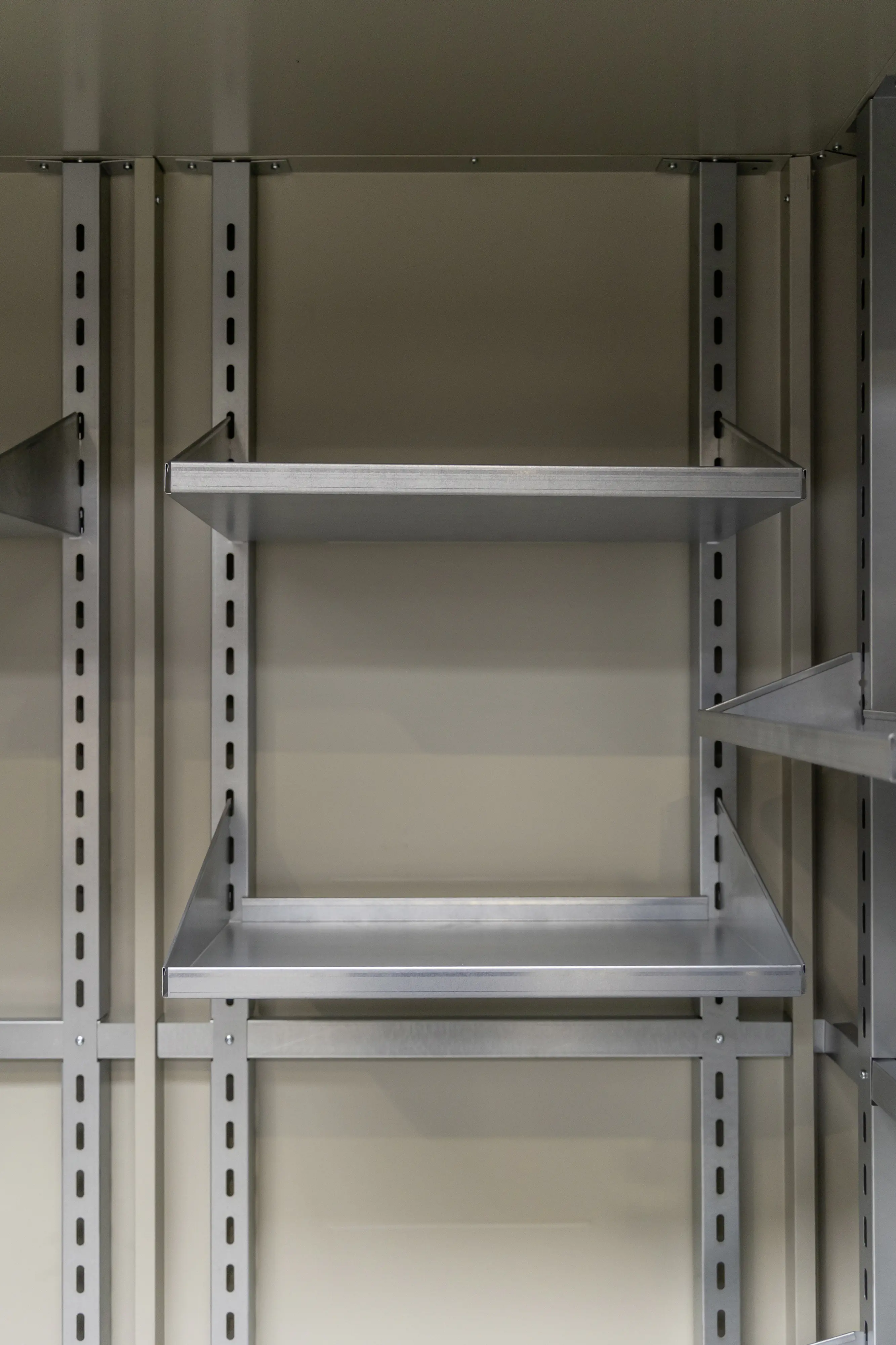 Telluria Regal-Set L Giarmadio für Geräteschrank silber