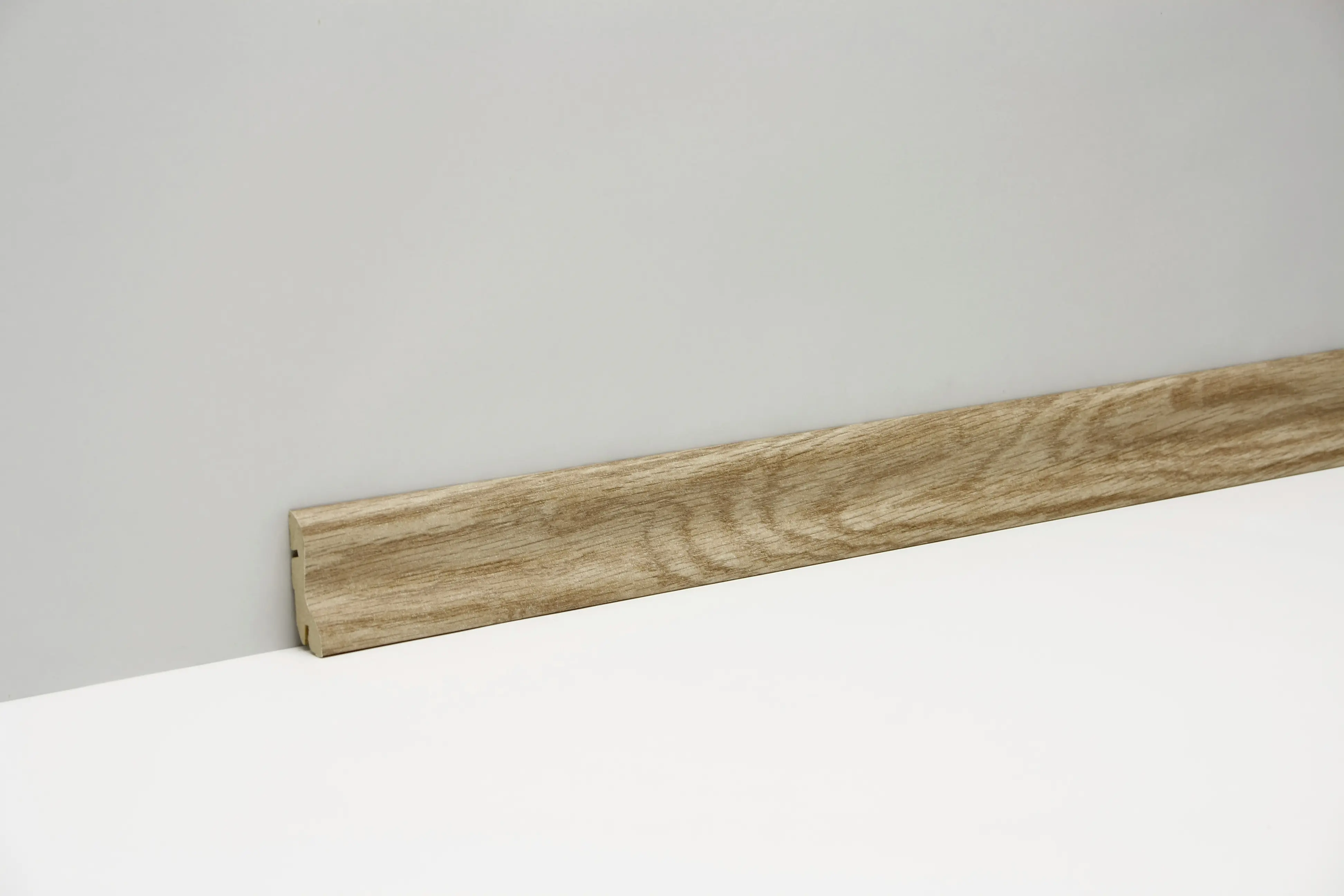 Classen Clip-Fußleiste 240 cm 40 x 20 mm Eiche sägerau