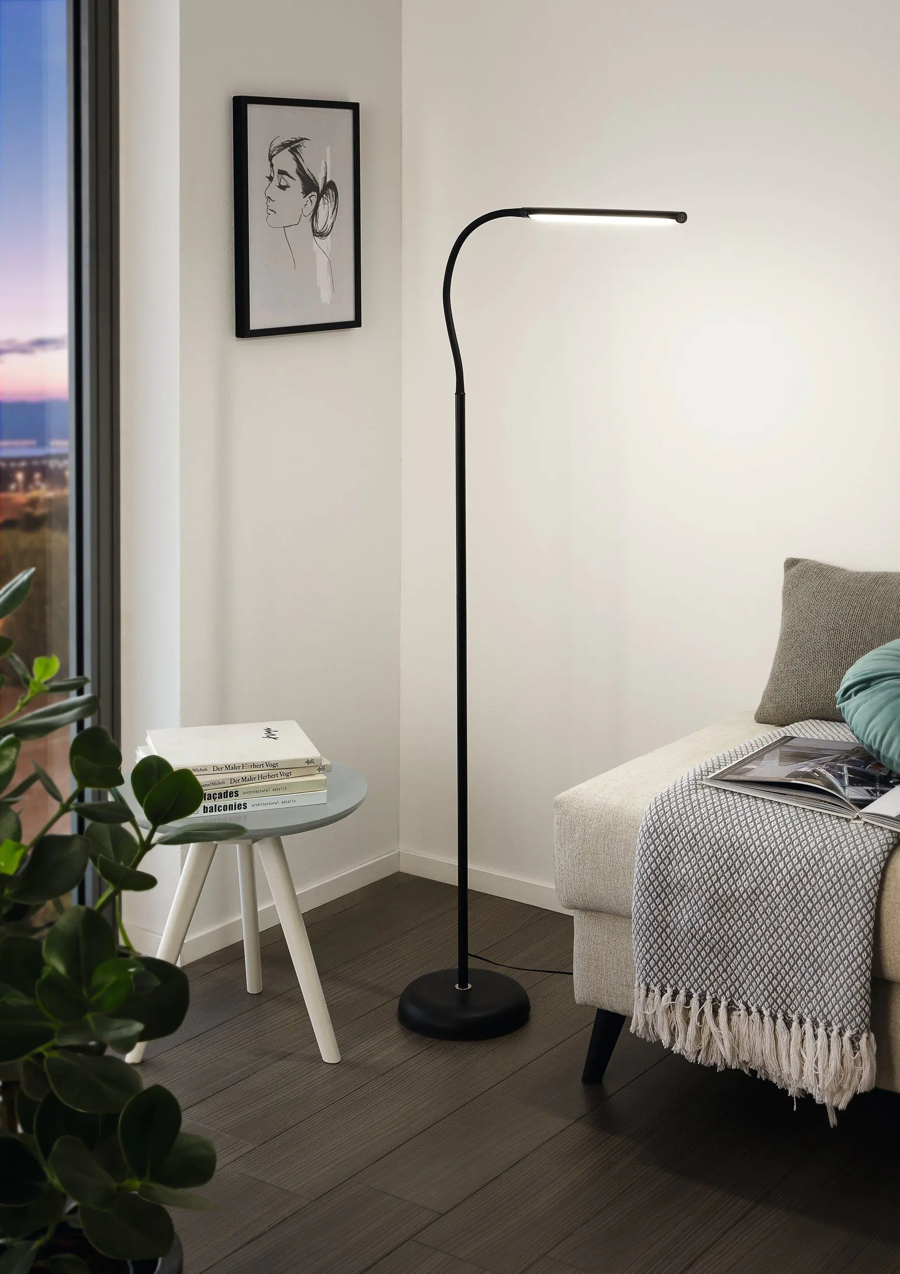 Eglo LED Stehleuchte Laroa schwarz 130 x 21,5 cm dimmbar, neutralweiß