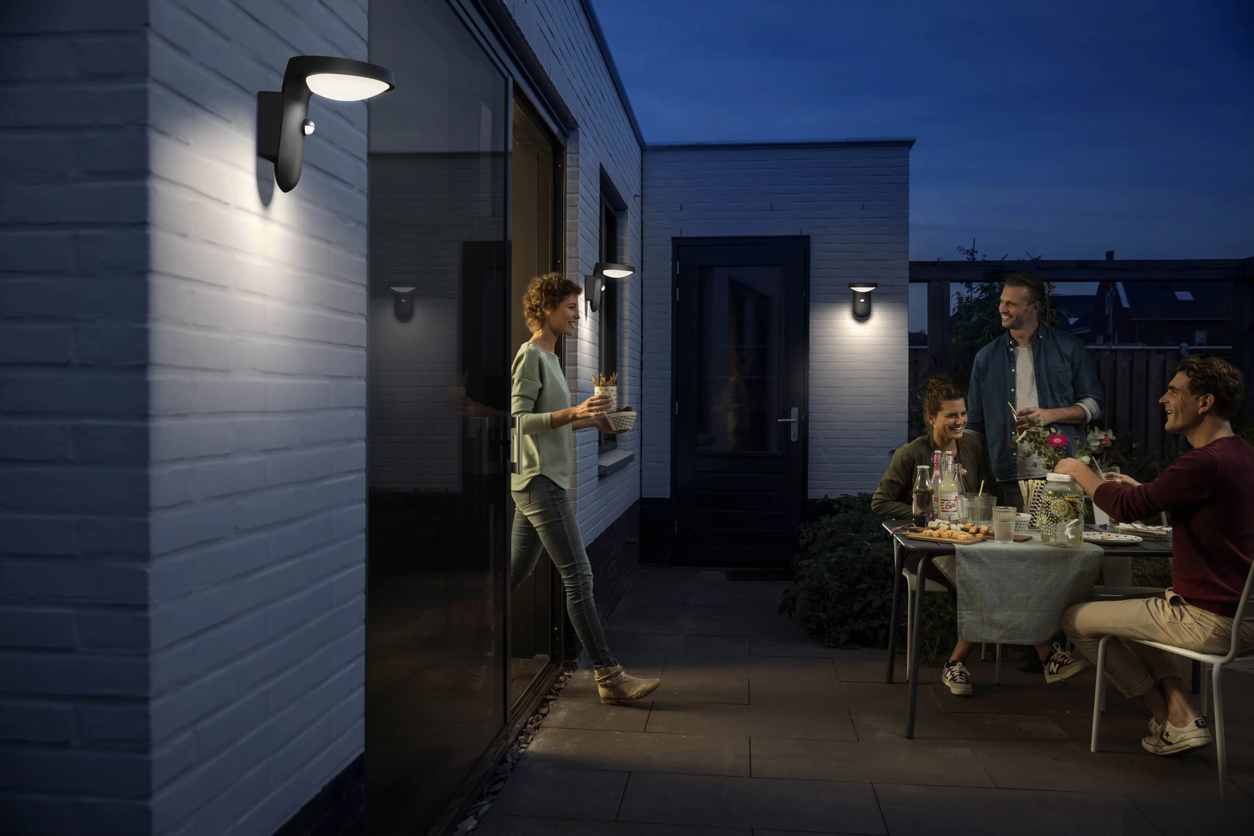 Philips LED Solar-Außenwandleuchte Tyle anthrazit 18,8 x 18,4 x 15,8 cm mit Bewegungsmelder