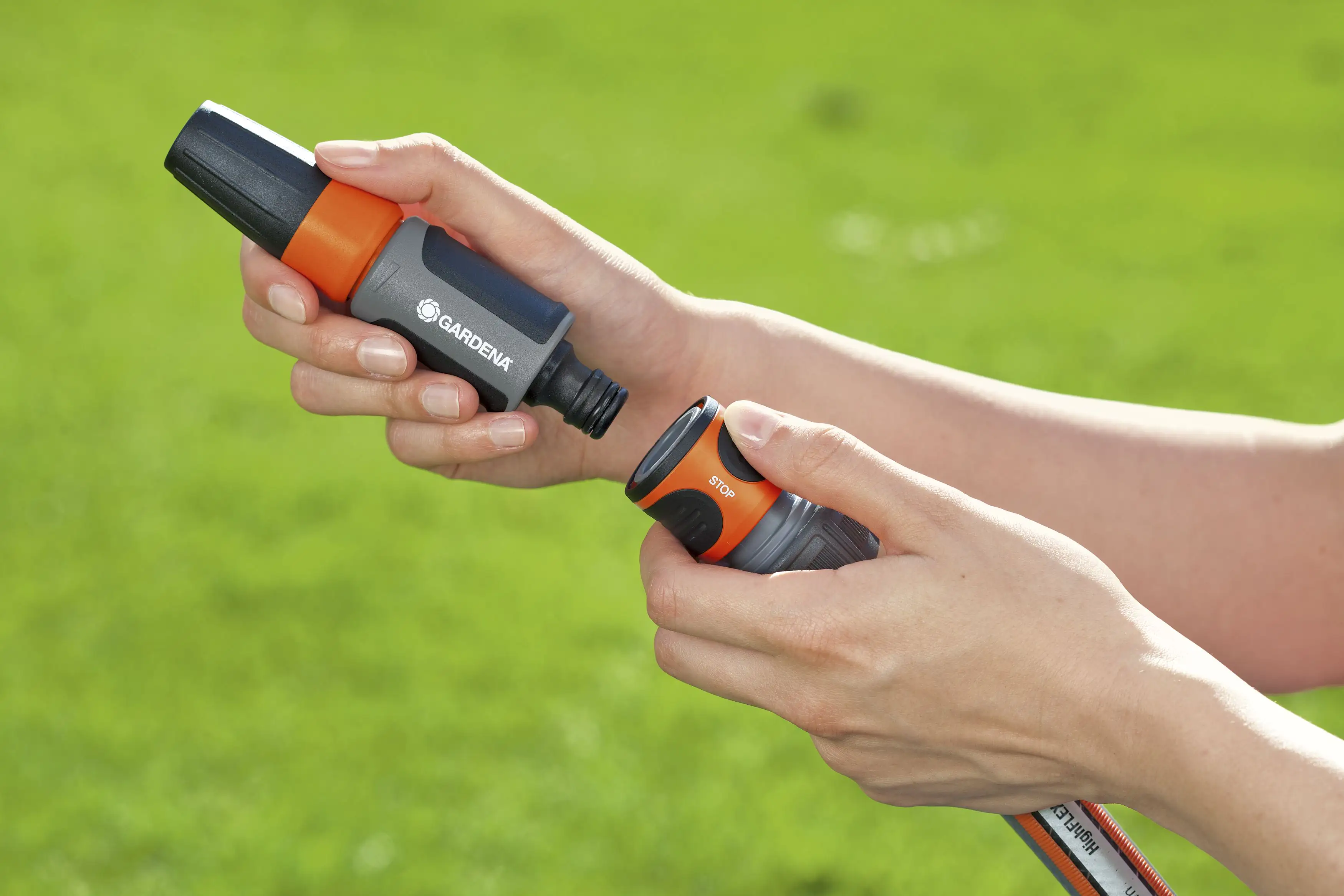 Gardena Grundausstattung Gartenspritze mit Anschluss-Set für 13 mm (1/2")
