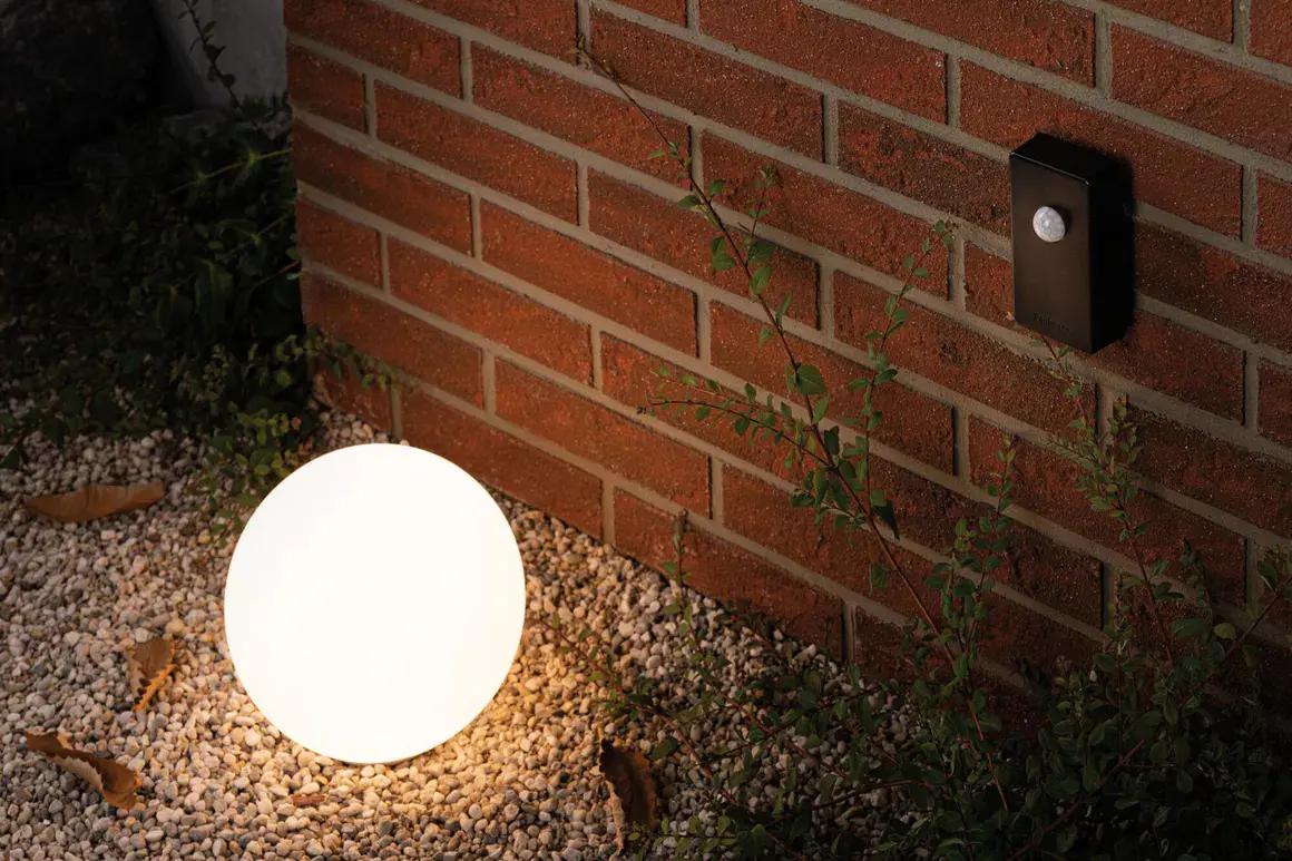 Paulmann Funksteuerung ZigBee Plug & Shine mit Dämmerungssensor & Bewegungsmelder anthrazit