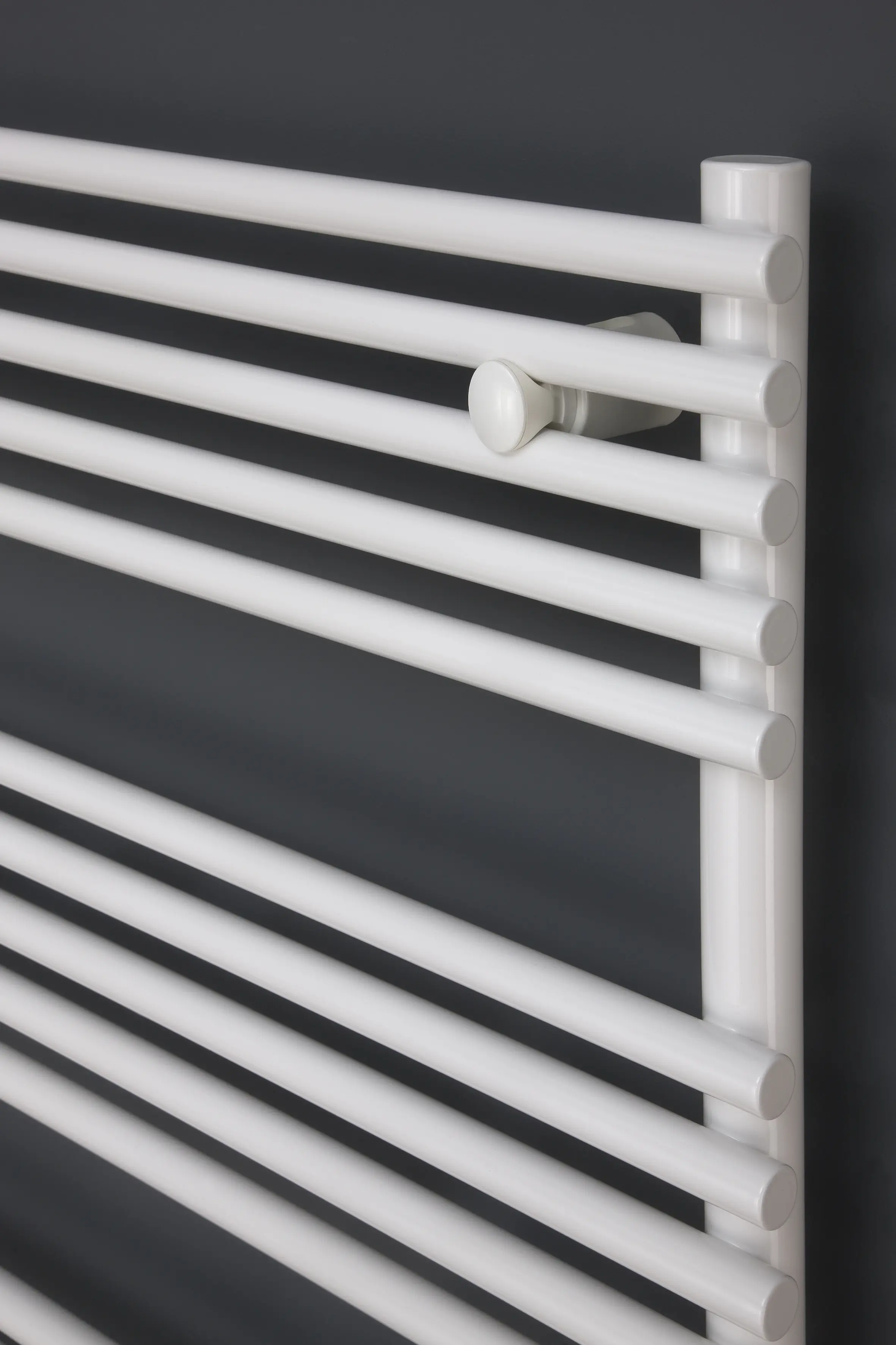 Ximax Handtuchheizkörper Tec 171,9 x 58 cm 924 Watt weiß