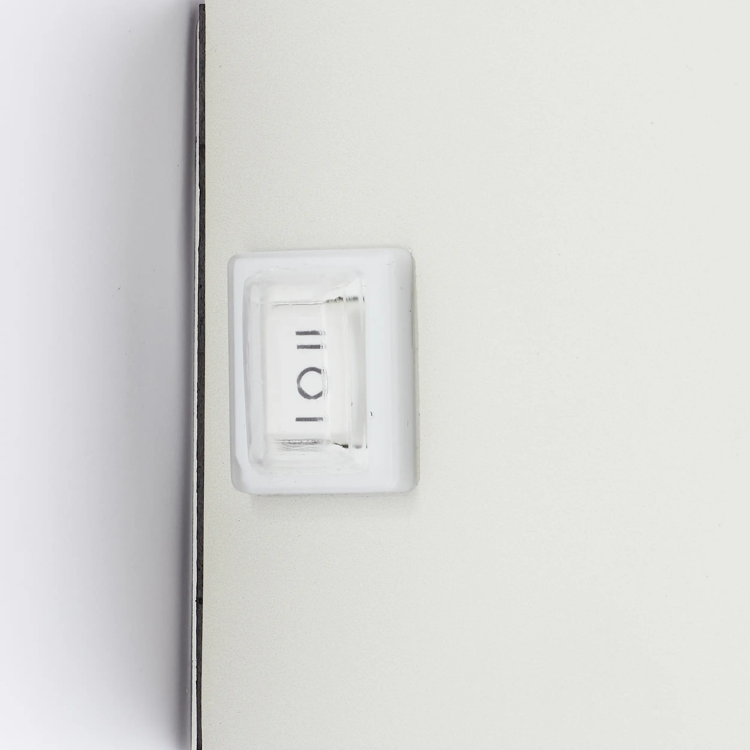 Brilliant Iseo LED Außenleuchte 4 W mit Bewegungsmelder und USB-Anschluss weiß