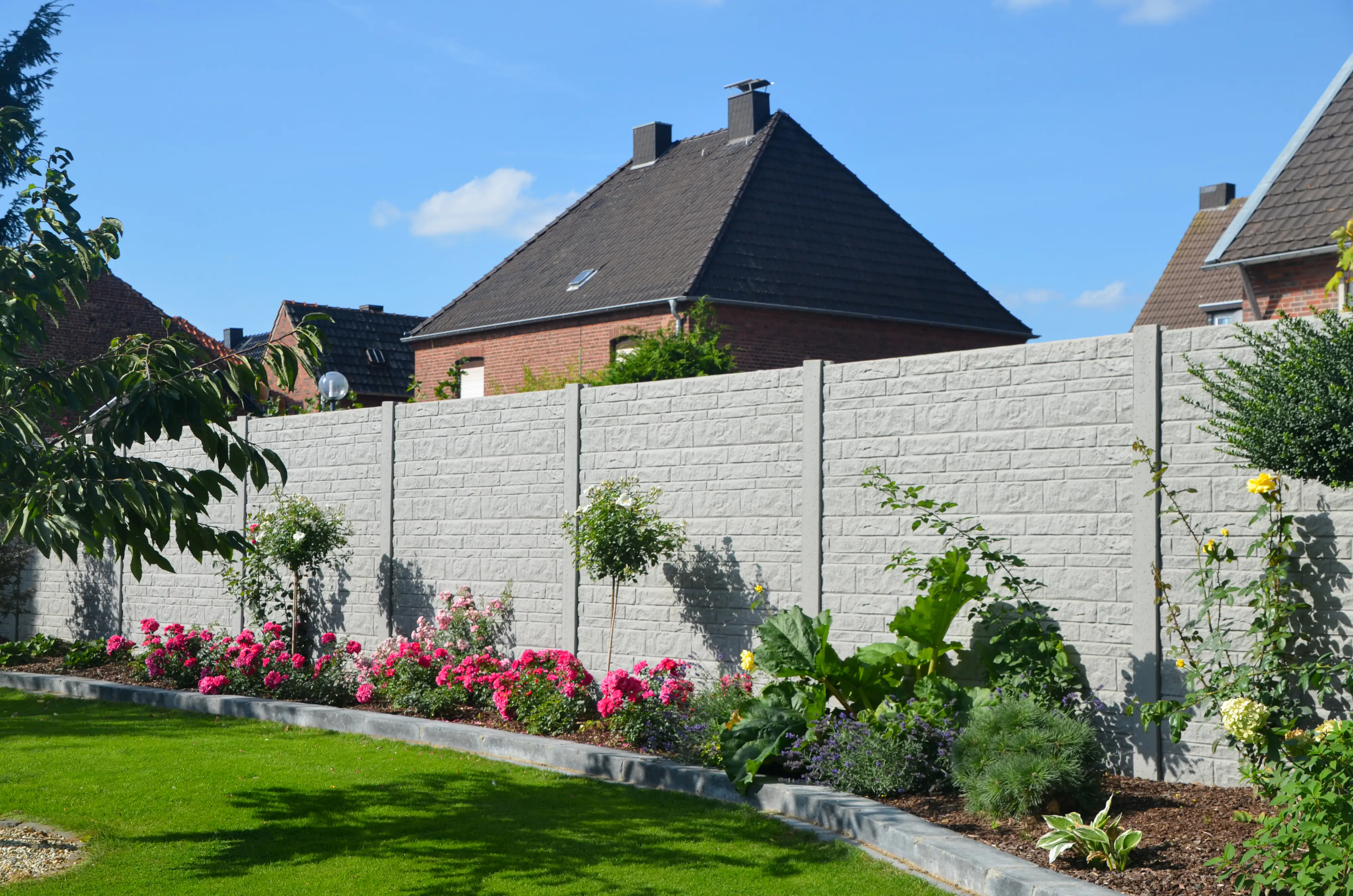 Betonzaun Grundset Standard Fels mit Anfangs- und Endpfosten 231 cm 