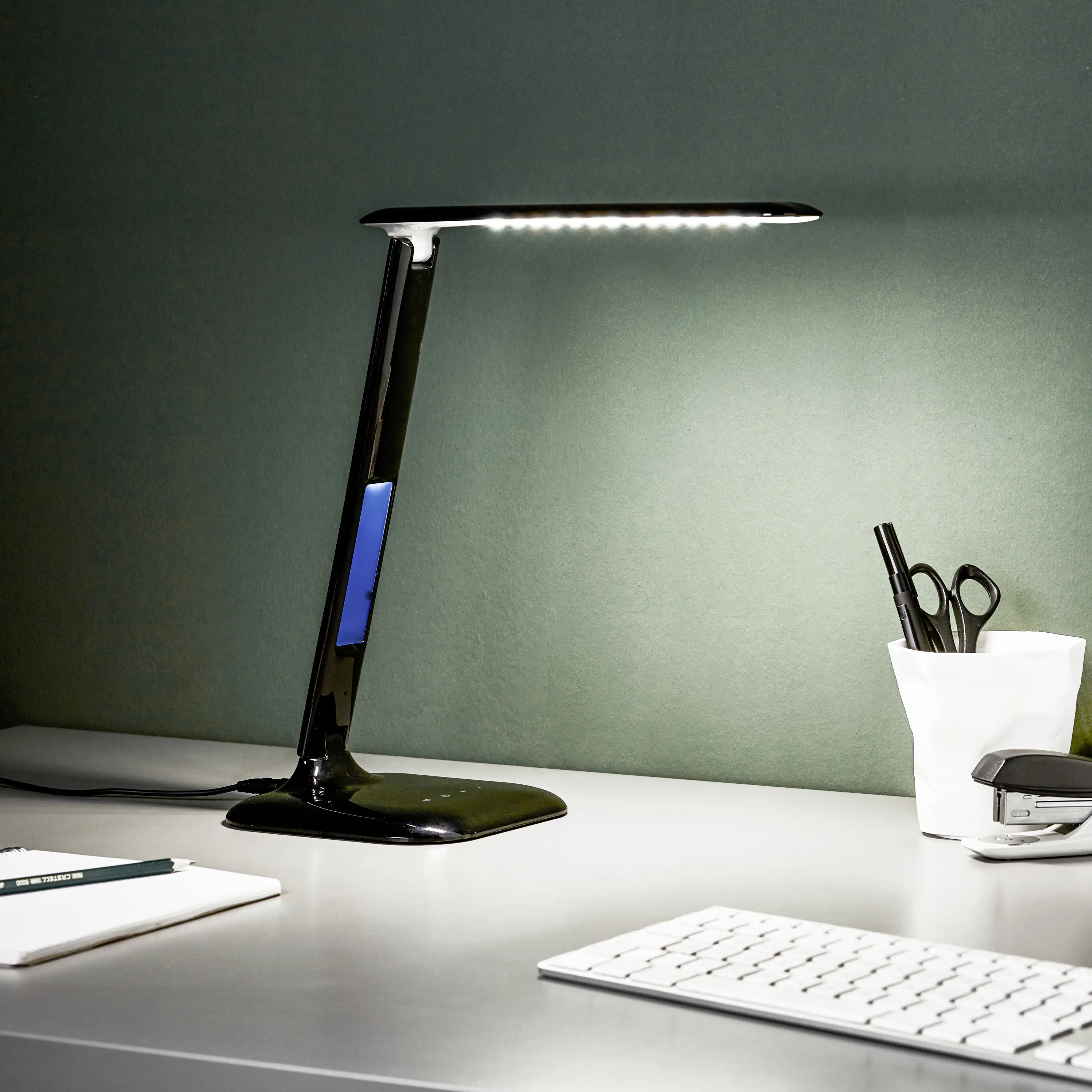 Brilliant LED Tischleuchte Glenn 55 x 15 cm 5 W dimmbar warmweiß-kaltweiß