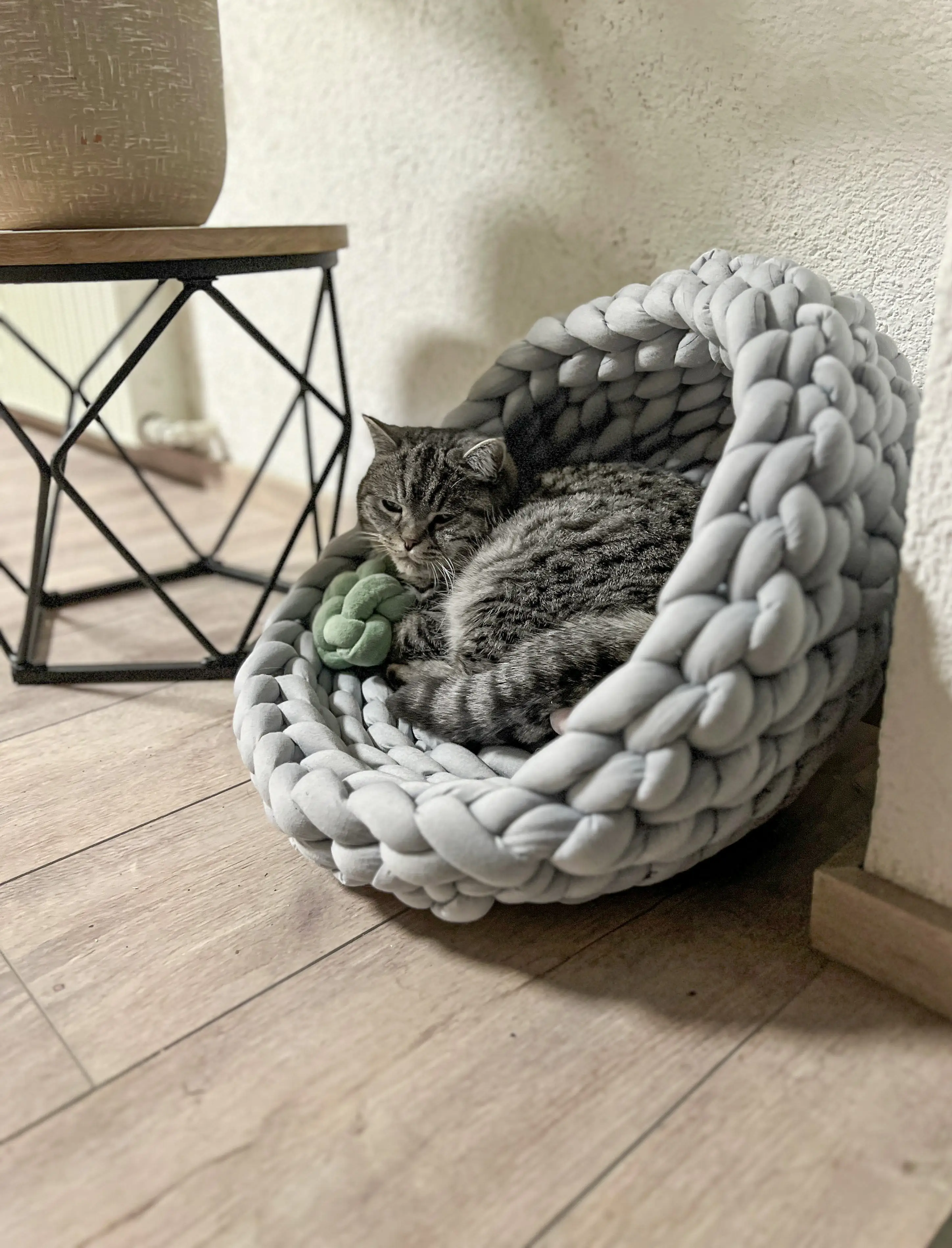 Katzenkorb Grobstrick geflochten 50 x 50 x 15 cm grau