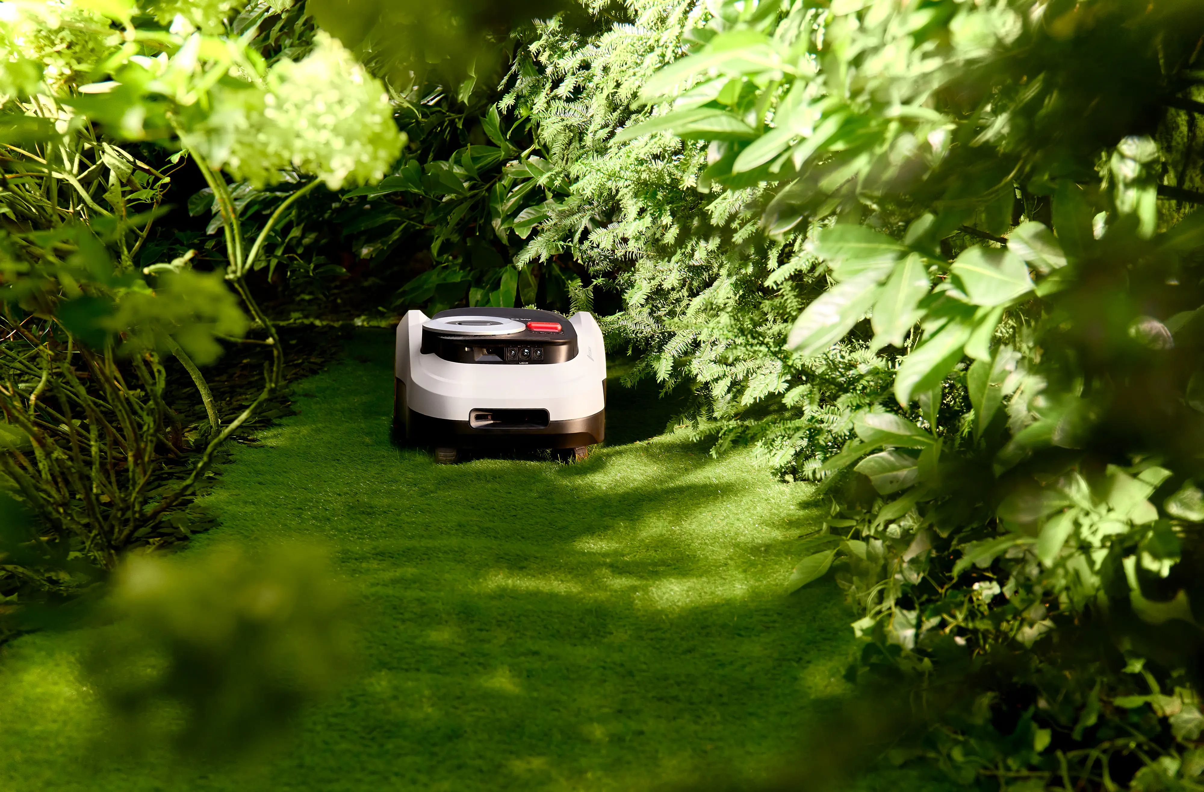 Segway Mähroboter Navimow i215E Lidar 21,6 V 22 cm Schnittbreite 1500 m²