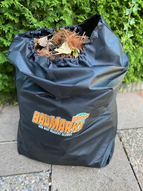 Globus Baumarkt Universalsack für den leichten Grünschnitt bis 25 kg schwarz