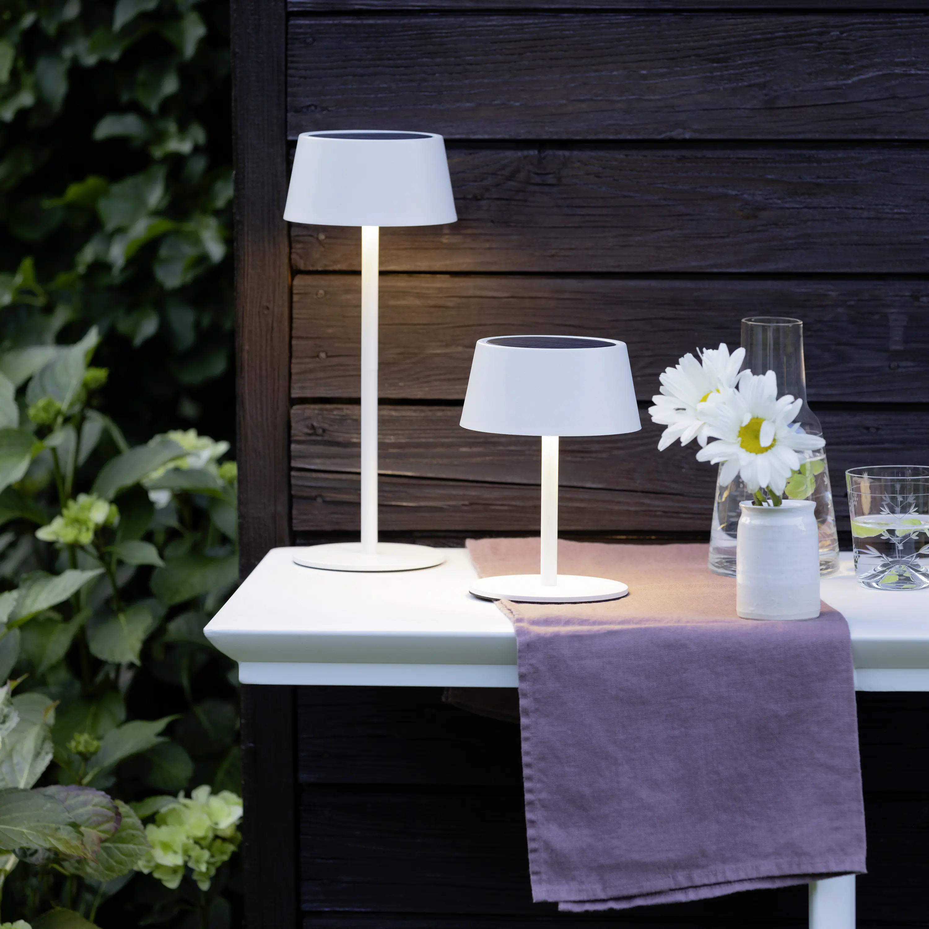 Brilliant Solartischleuchte Picco mit USB-Anschluss dimmbar 4W warmweiß
