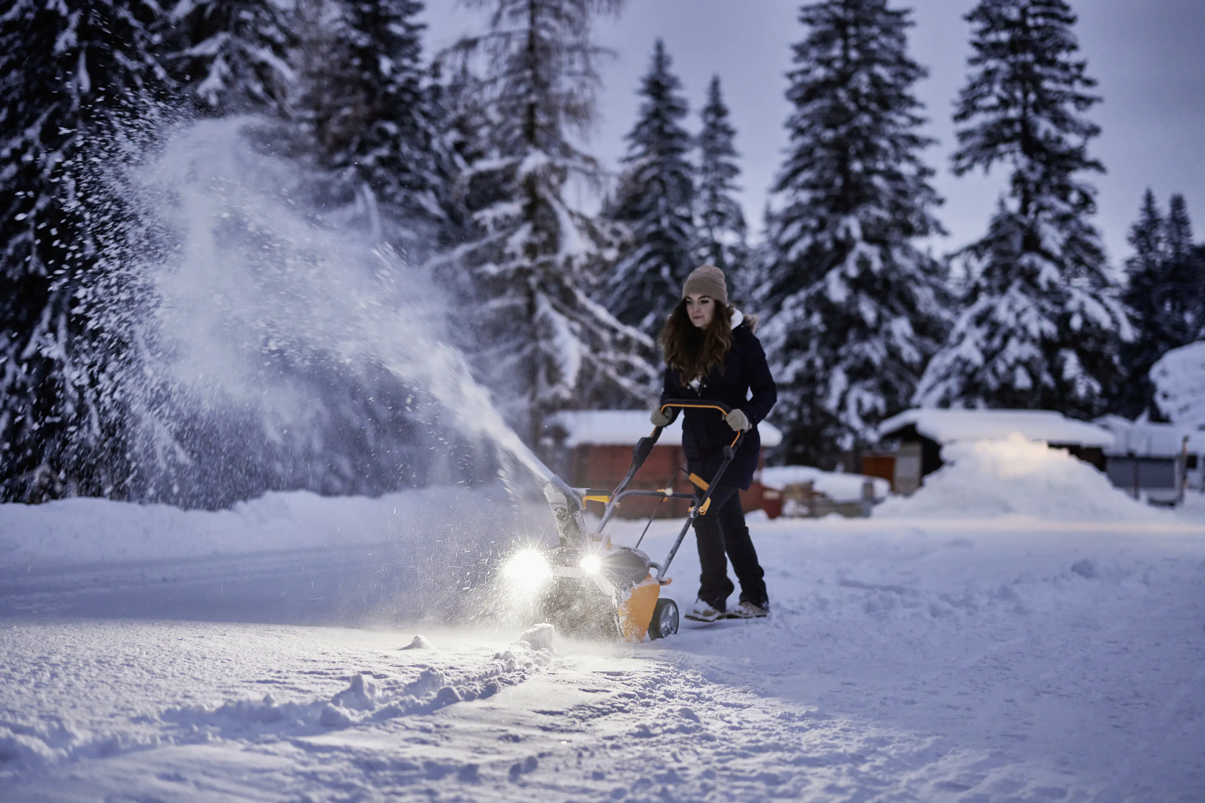 Stiga Akku-Schneefräse ST 700e Kit Arbeitsbreite 50 cm 4 Ah 48 Volt
