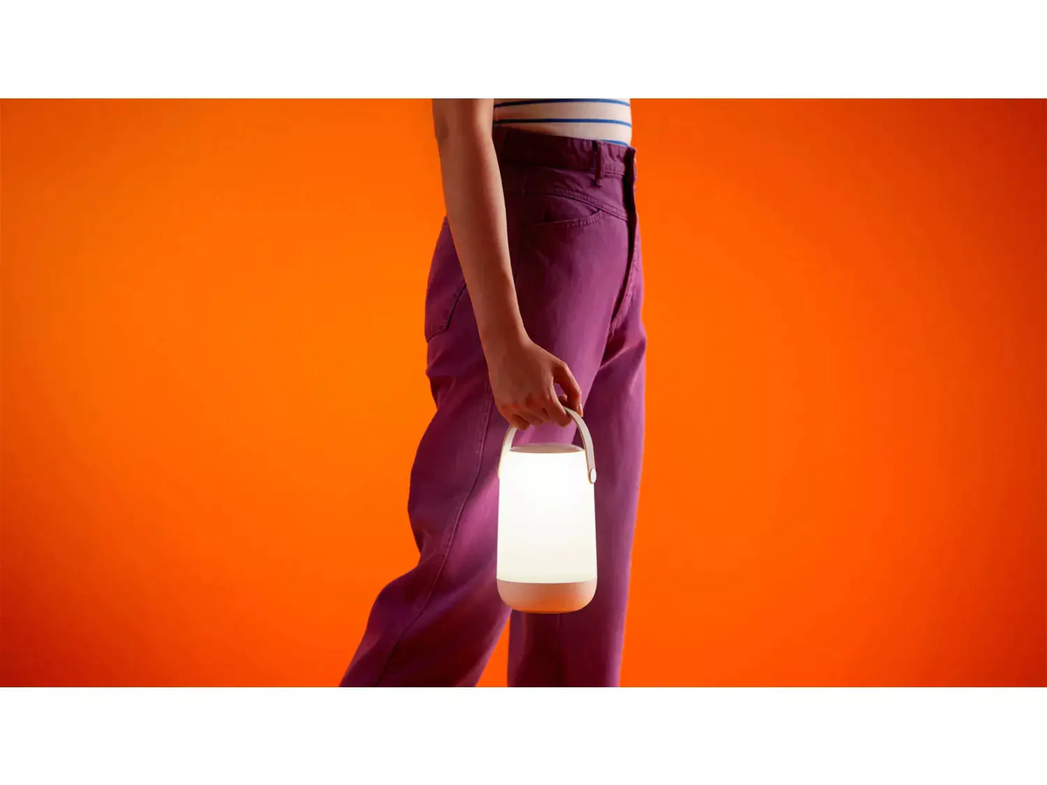 Wiz LED-Tischleuchte mobiles tragbares Licht 13,5 W RGB-Beleuchtung weiß